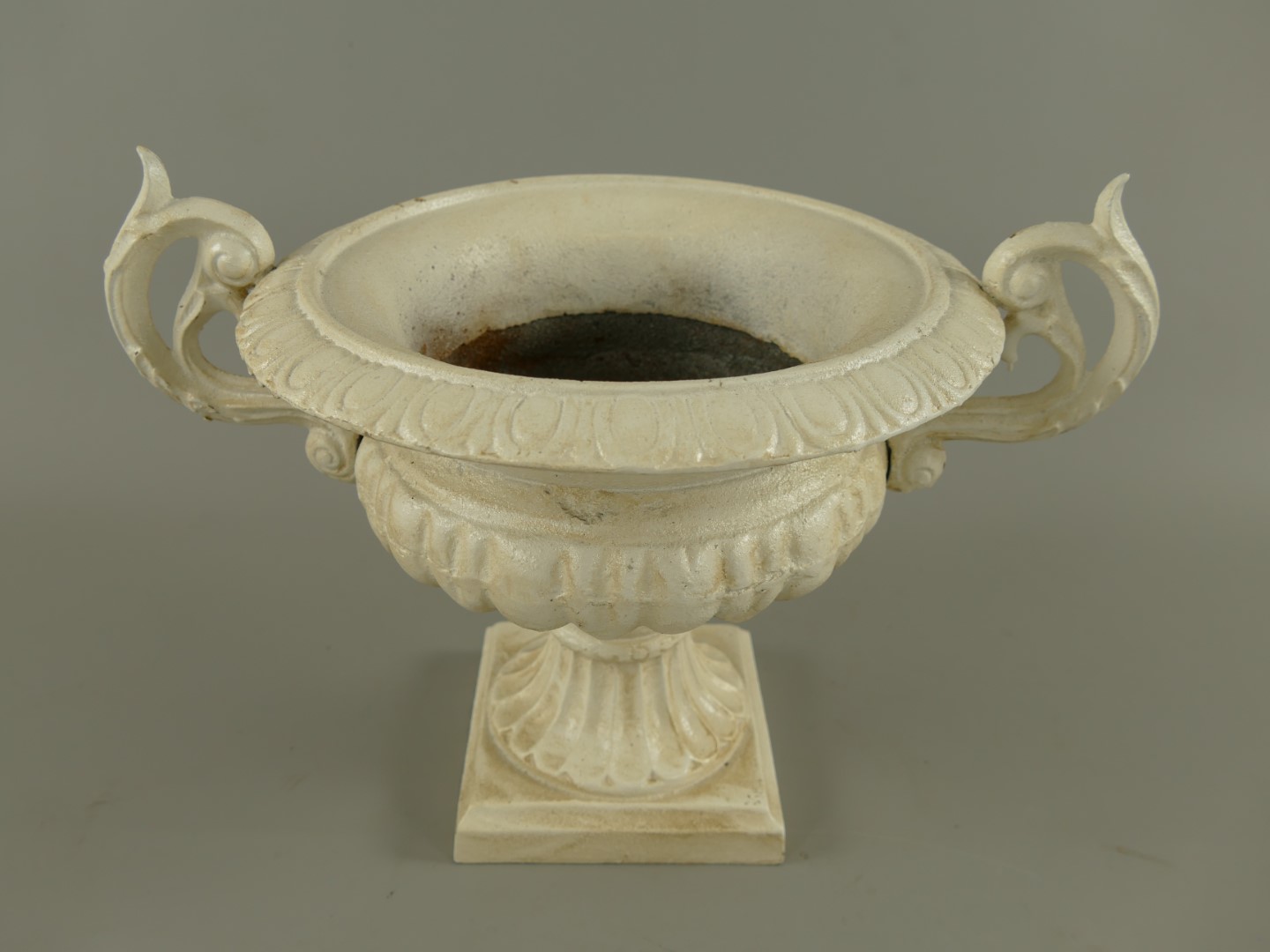 Urn Antik WEISS Eisen H.27x37cm