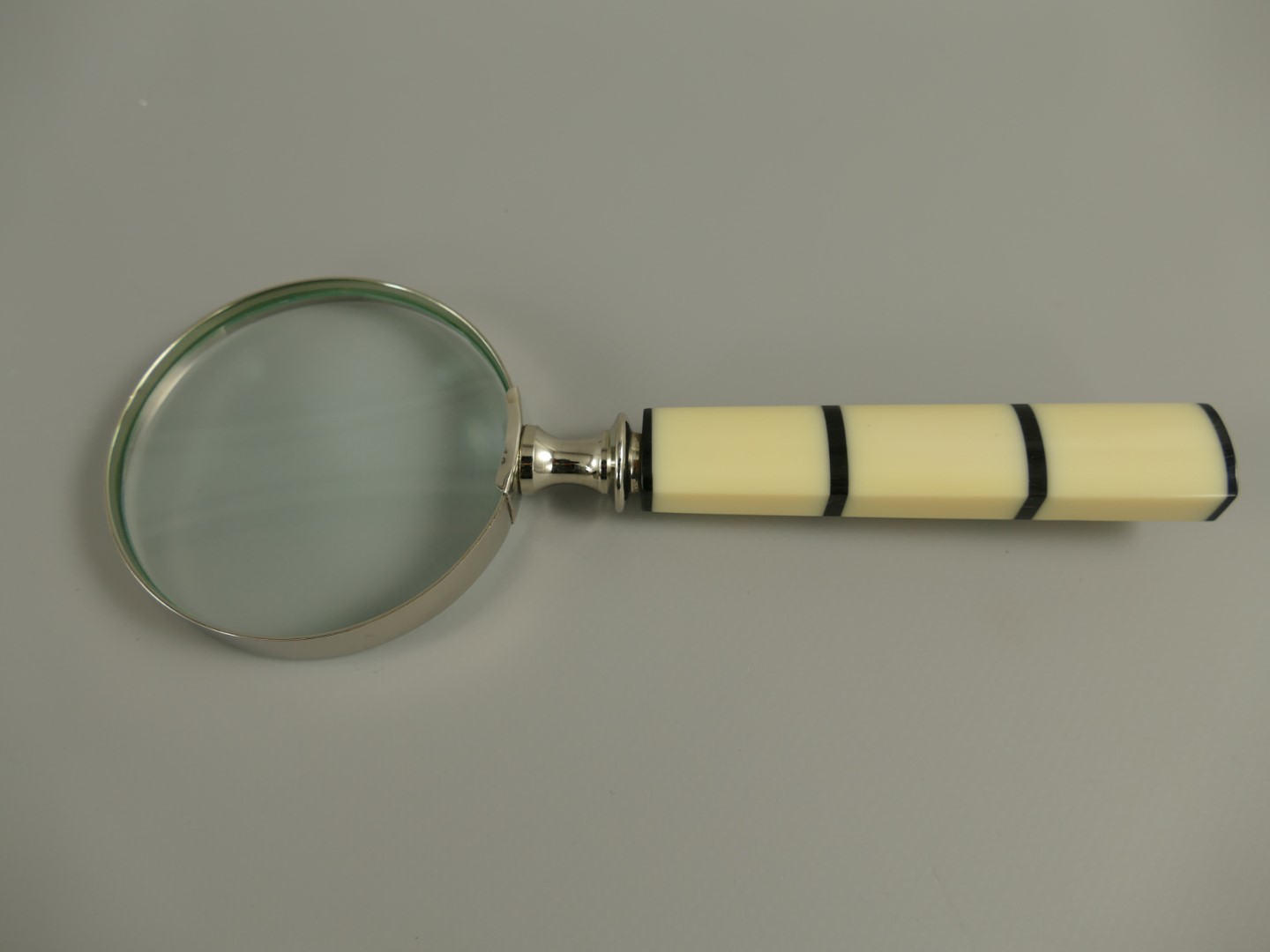 Lupe vernickelt griff weiss Bein L.21-D.8cm