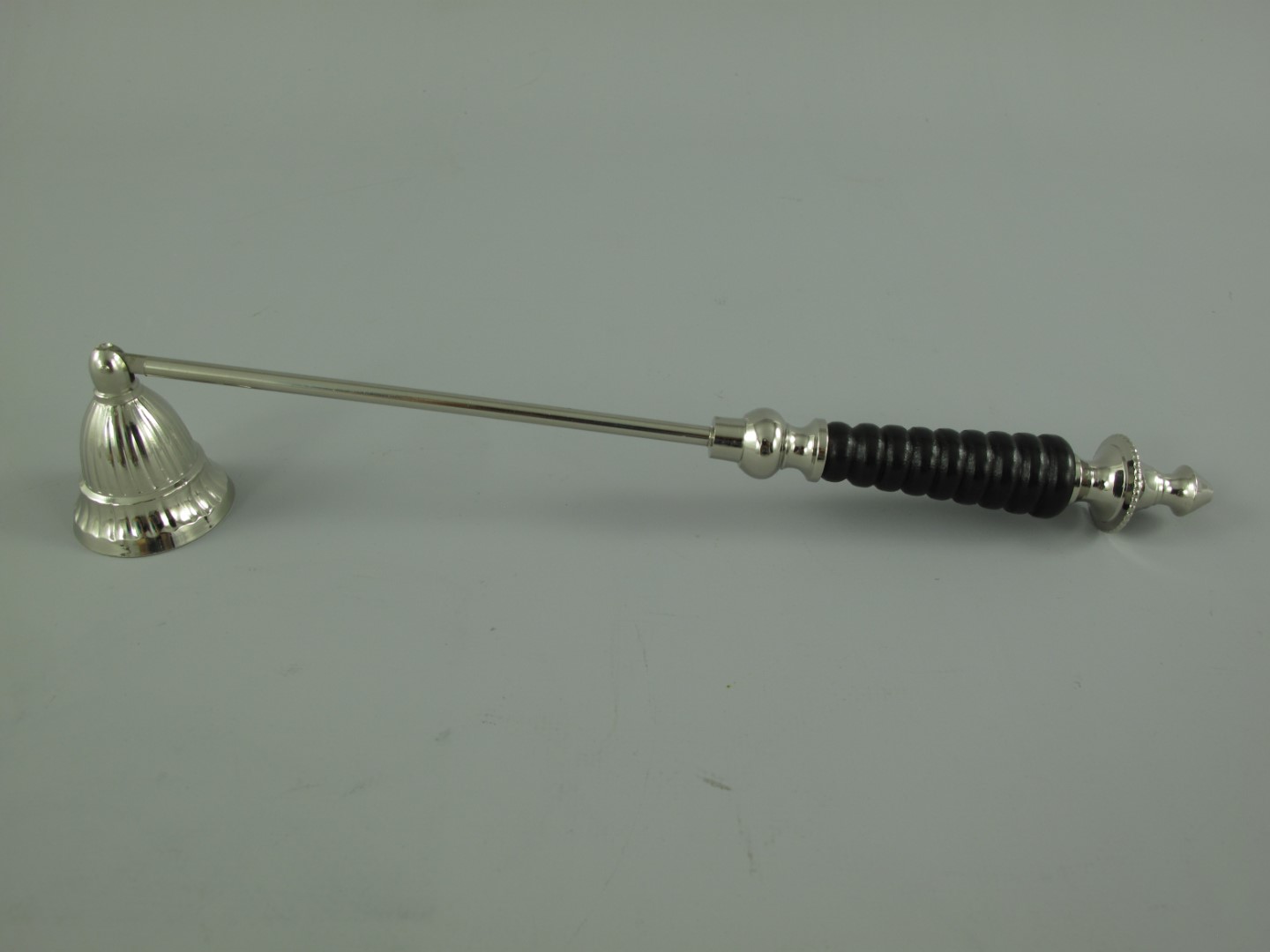 Kerzenlöscher vernickelt/Bein L.28x4cm P/St.