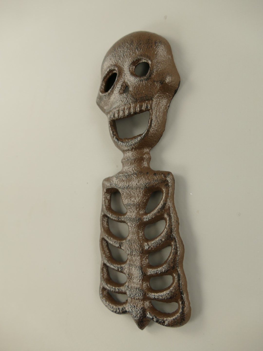Flaschenöffner Skelett Eisen L.18cm P/St.