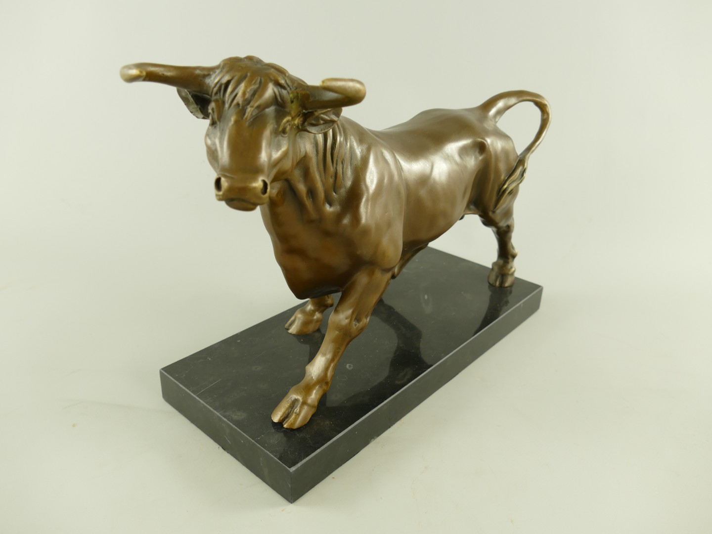 Figur Bronze Bülle L.38x27x16cm