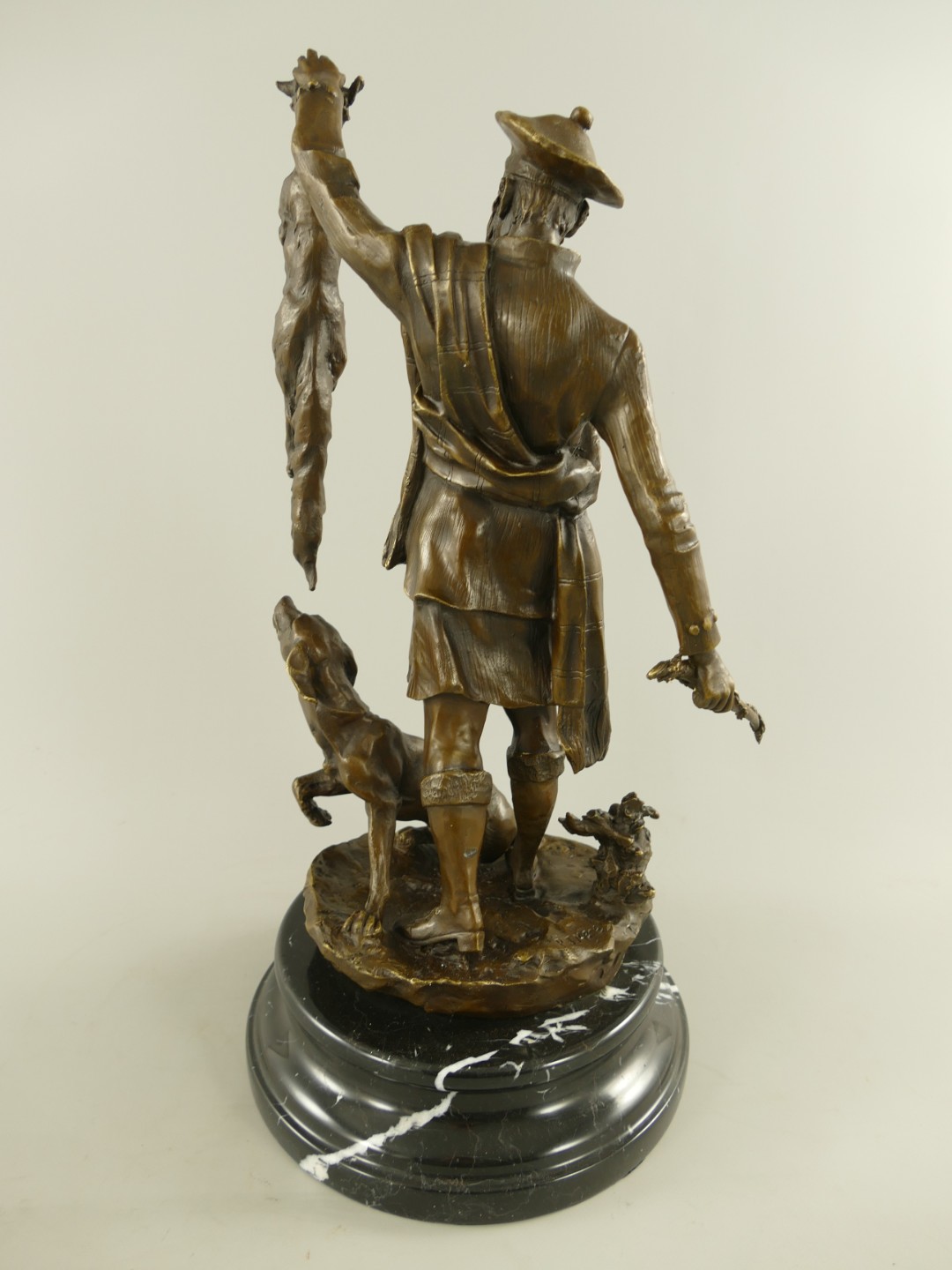 Figur Bronze Jäger mit Jagdhund und Fuchs  H.55cm