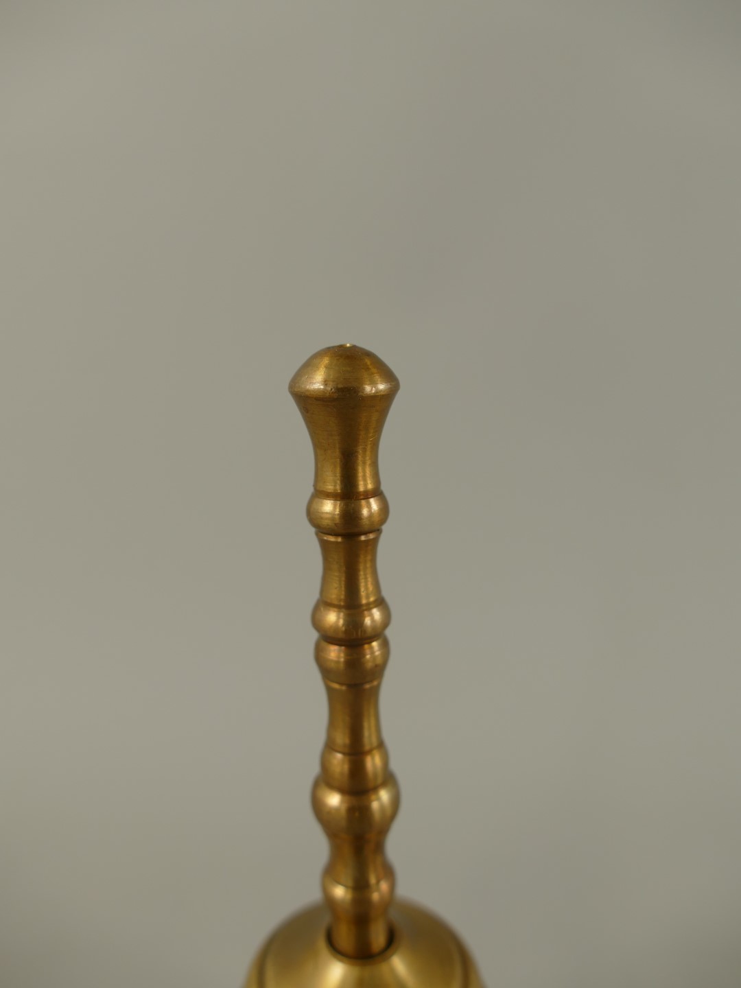 Tischglocke Messing brüniert glatt H.15cm
