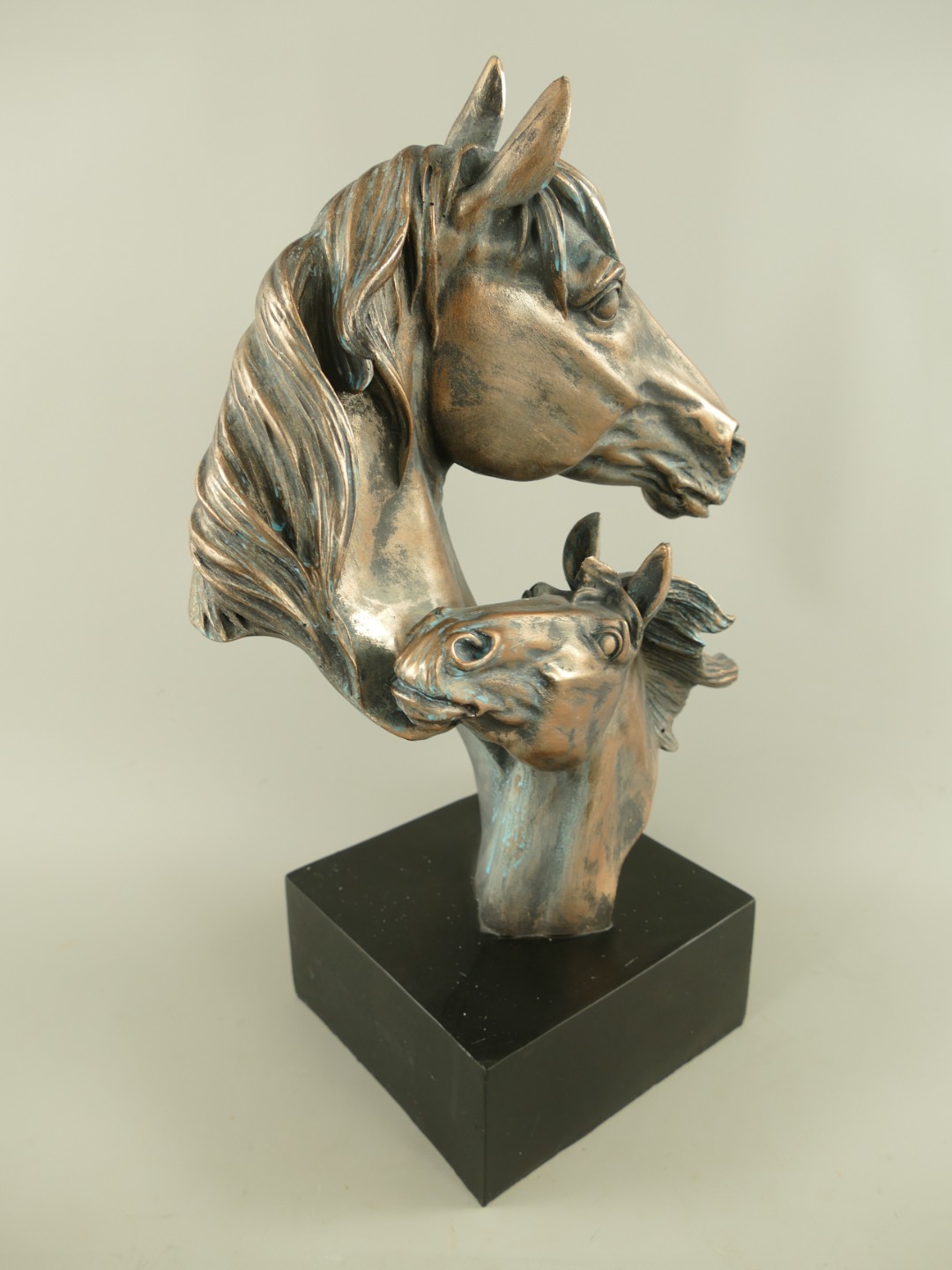 Pferdkopf Polyst. Schwarz/Bronze farbig H.44x28cm