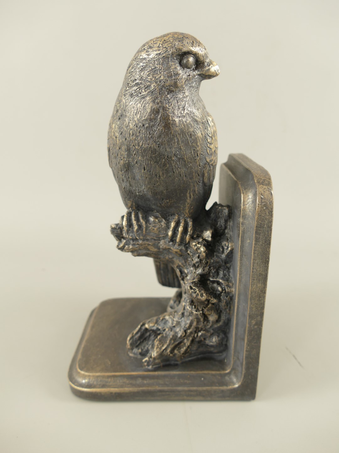 BuchsturzenVogel Polystein Bronze farbig H.35m