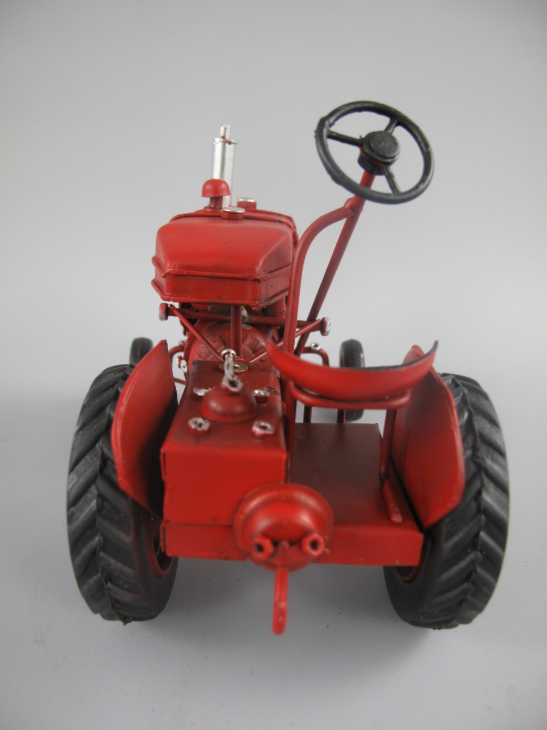 Traktor klein rot Antik Eisen L.17x12cm