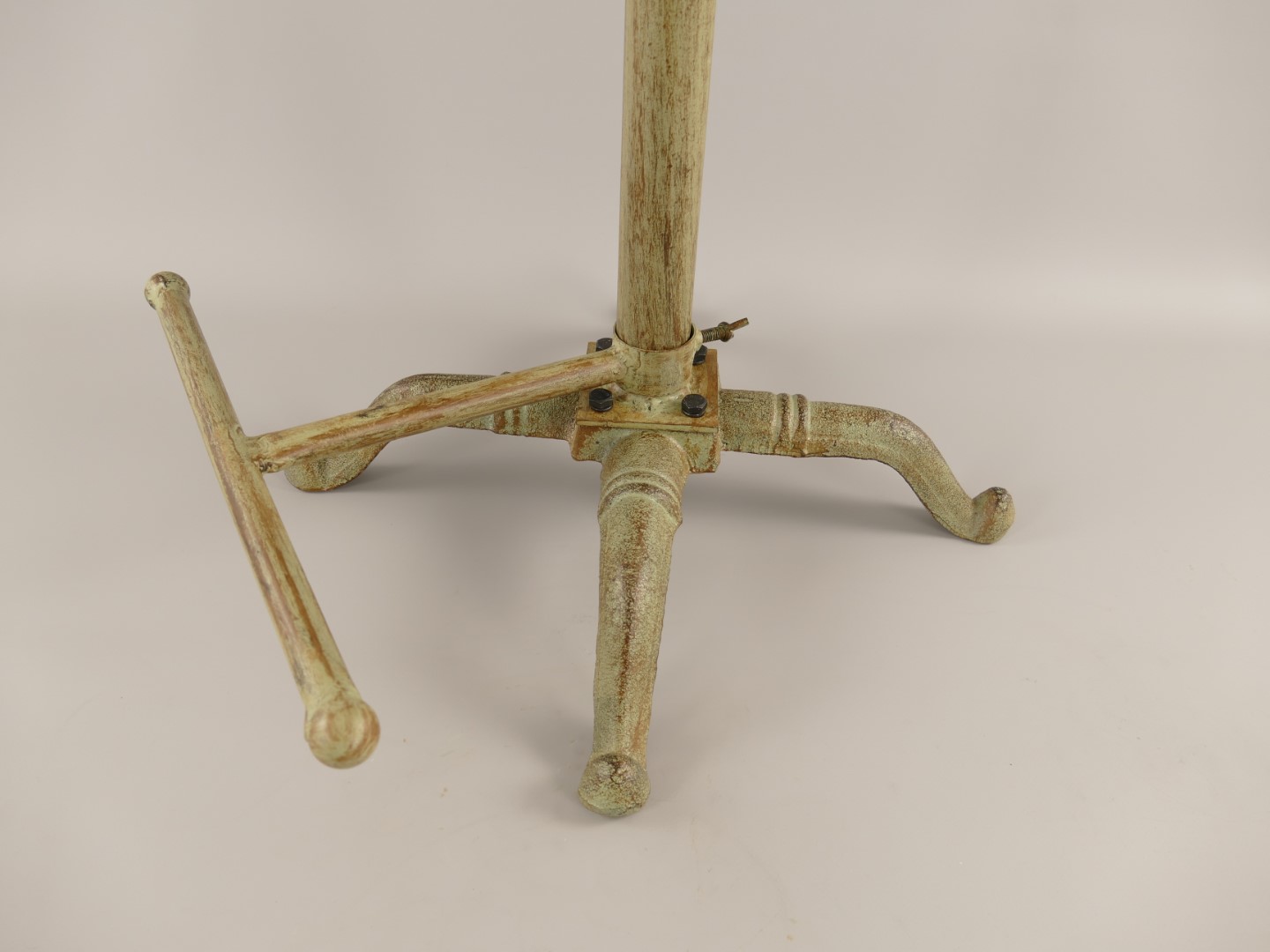 *ANG. Barstühl Gußeisen Farbig H.75x47cm