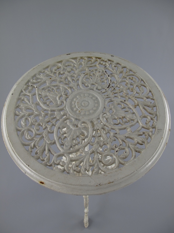 Blumentisch(BOX) Eisen Antik weiss H.70-D.36cm