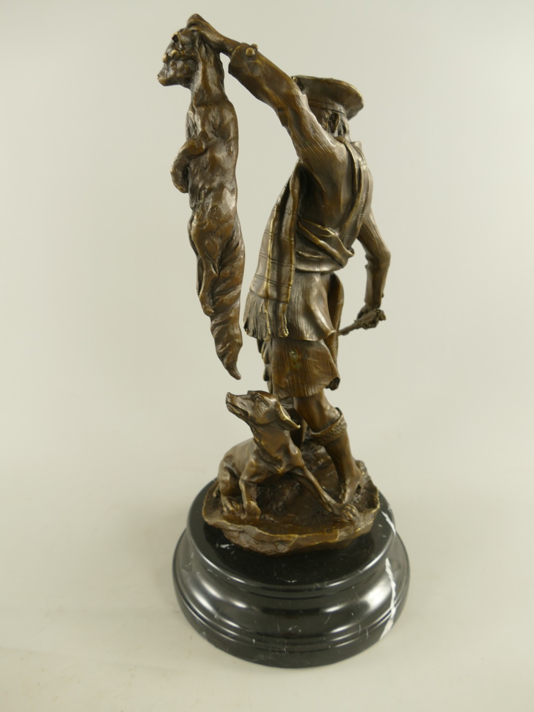 Figur Bronze Jäger mit Jagdhund und Fuchs  H.55cm