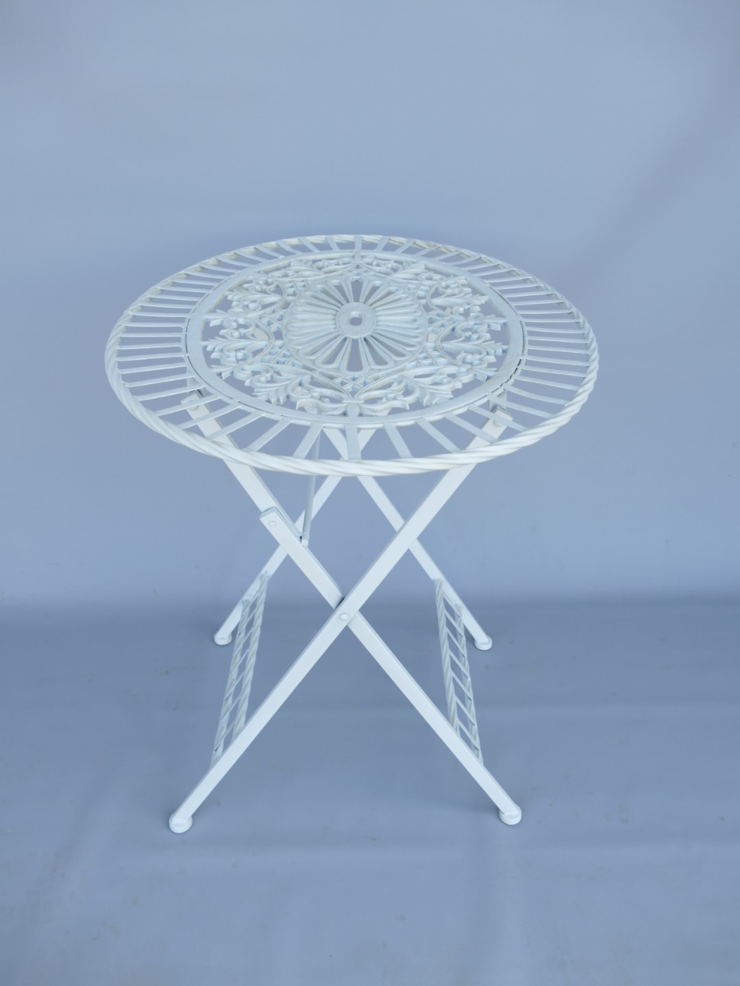 (*)*NT 2xStuhl und Tisch OVAL Gußeisen weiss SET!