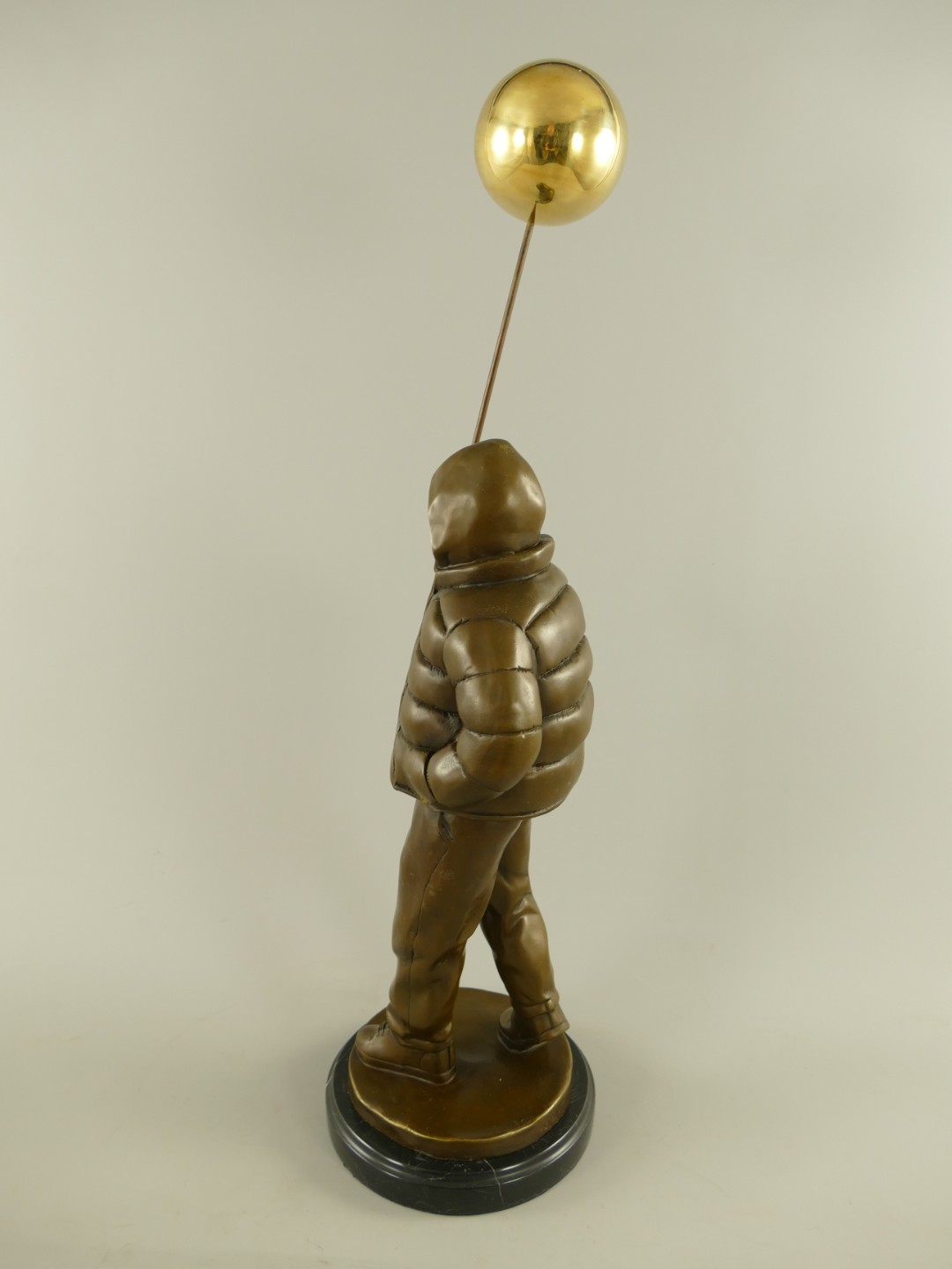 Figur Bronze Banksy mann mit Ballon H.72x25x20cm