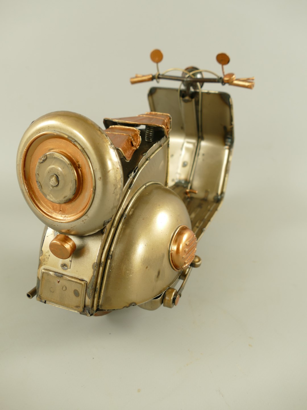 Scooter Ant. Eisen metallic farbig L.33x20cm