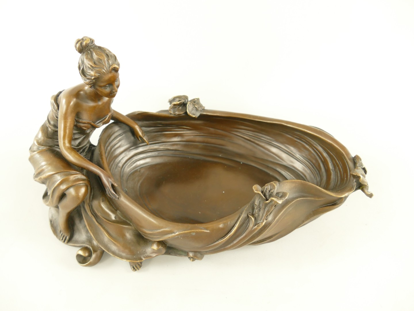 Bronze schale Frau L.32x18x18cm