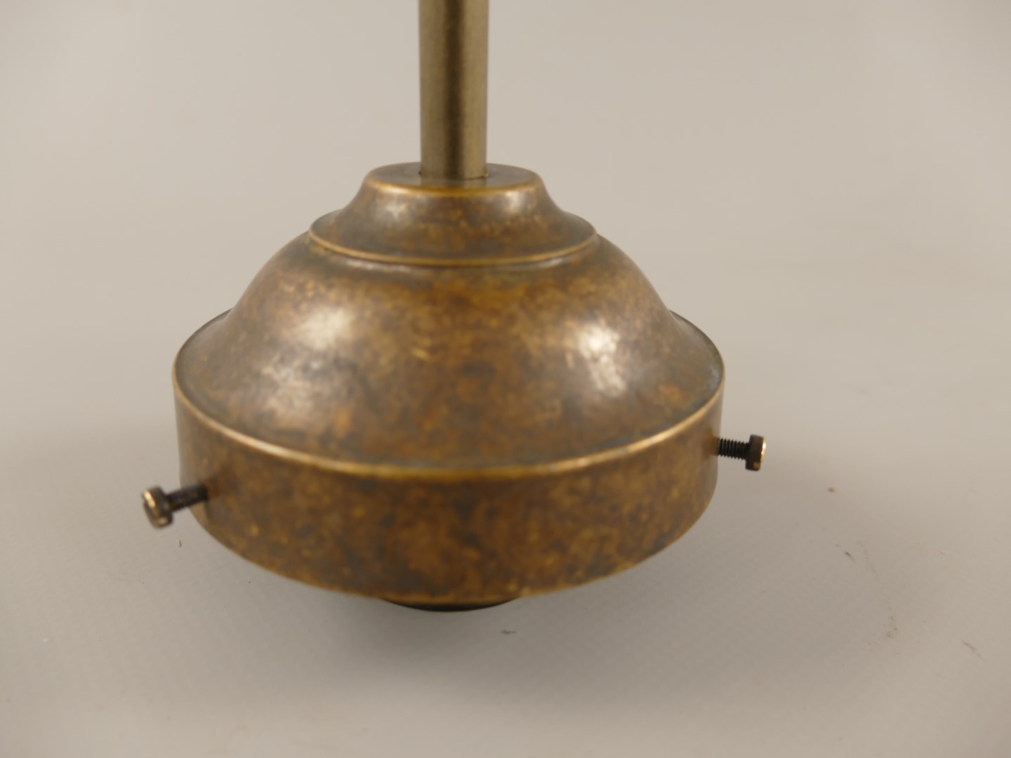 Deckenhalter(E27) Messing o.Schirm Gh.8!GUß-H.14cm