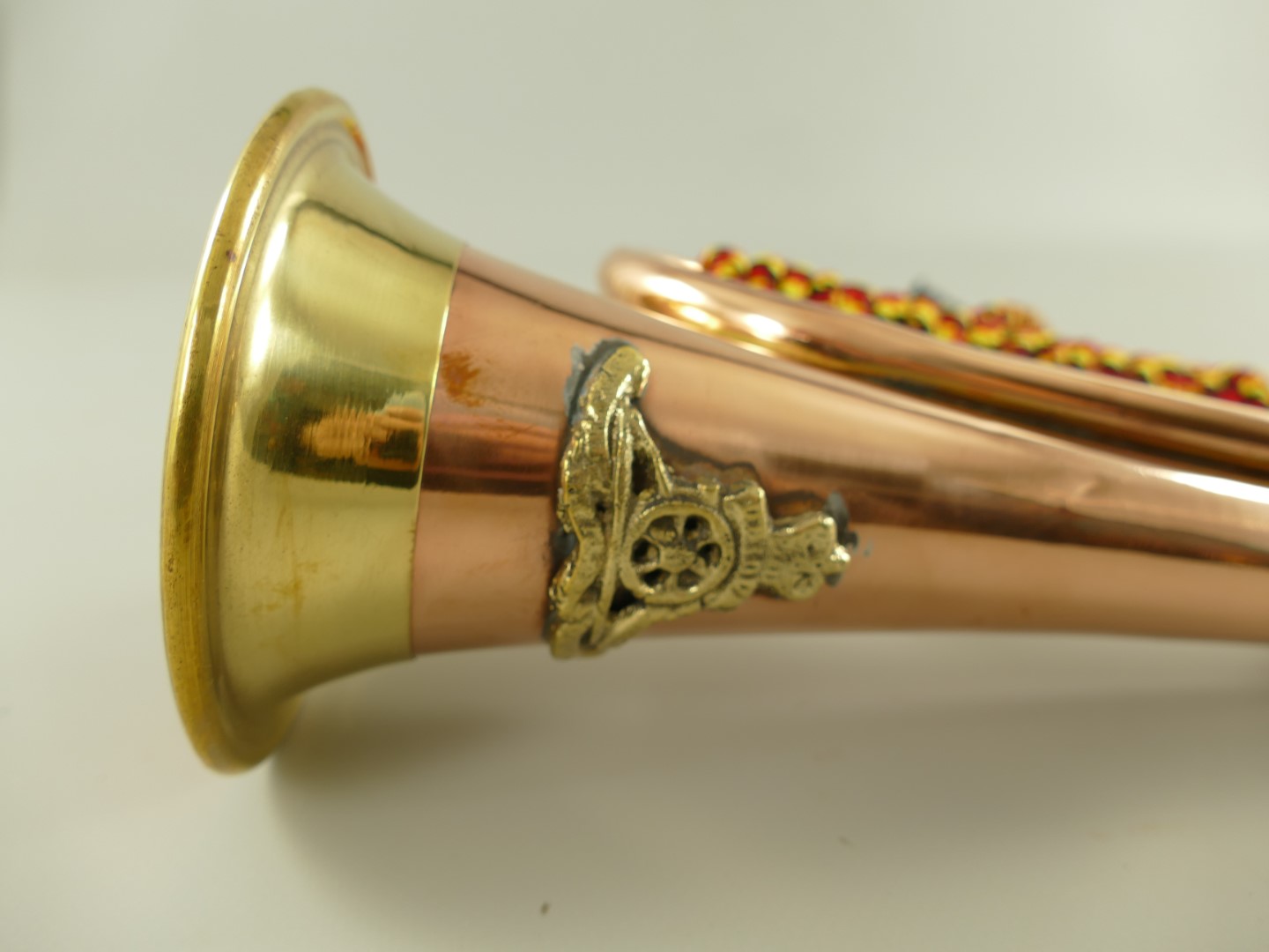 Trompete mit Kordel Kupfer/Messing L.28x16cm