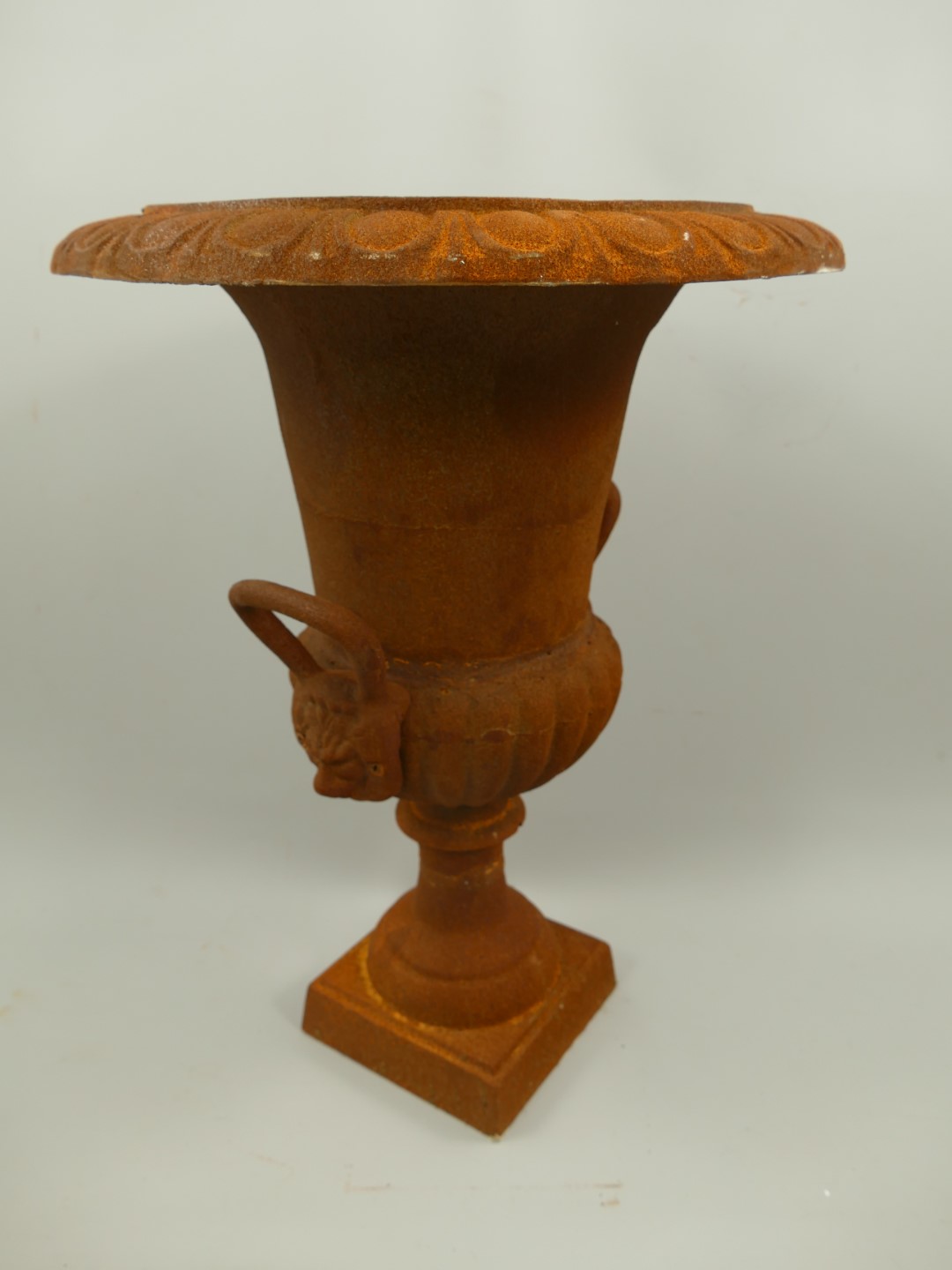 *ANG. Urn GRIFF! Eisen rustikal ROSTIG H.63-D.48cm