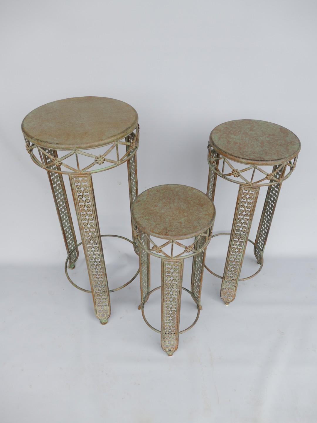 Tisch Eisen farbig Set/3 H.60/70/80cm