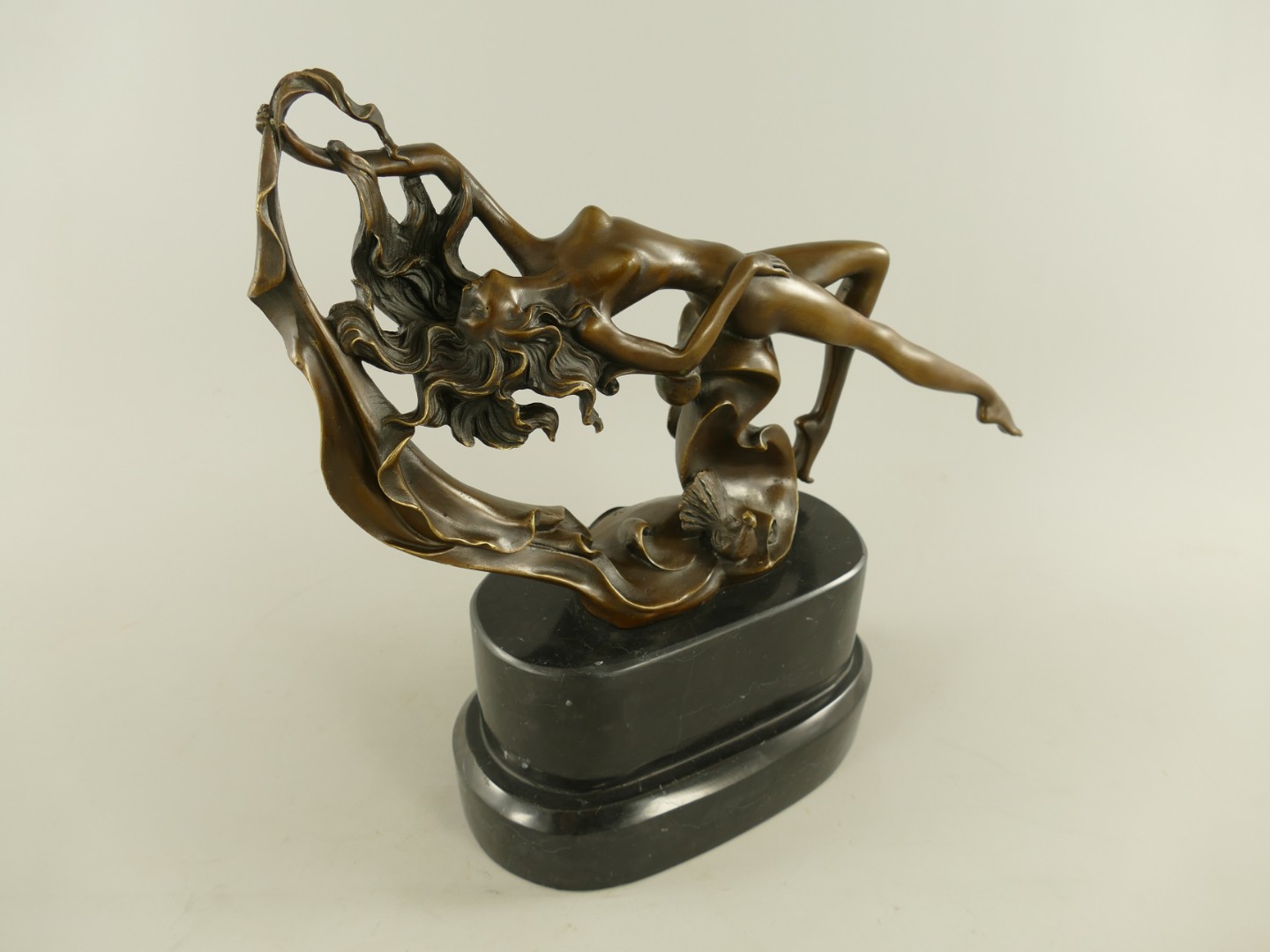 Figur Bronze weiblicher Akt L.38x34x13cm