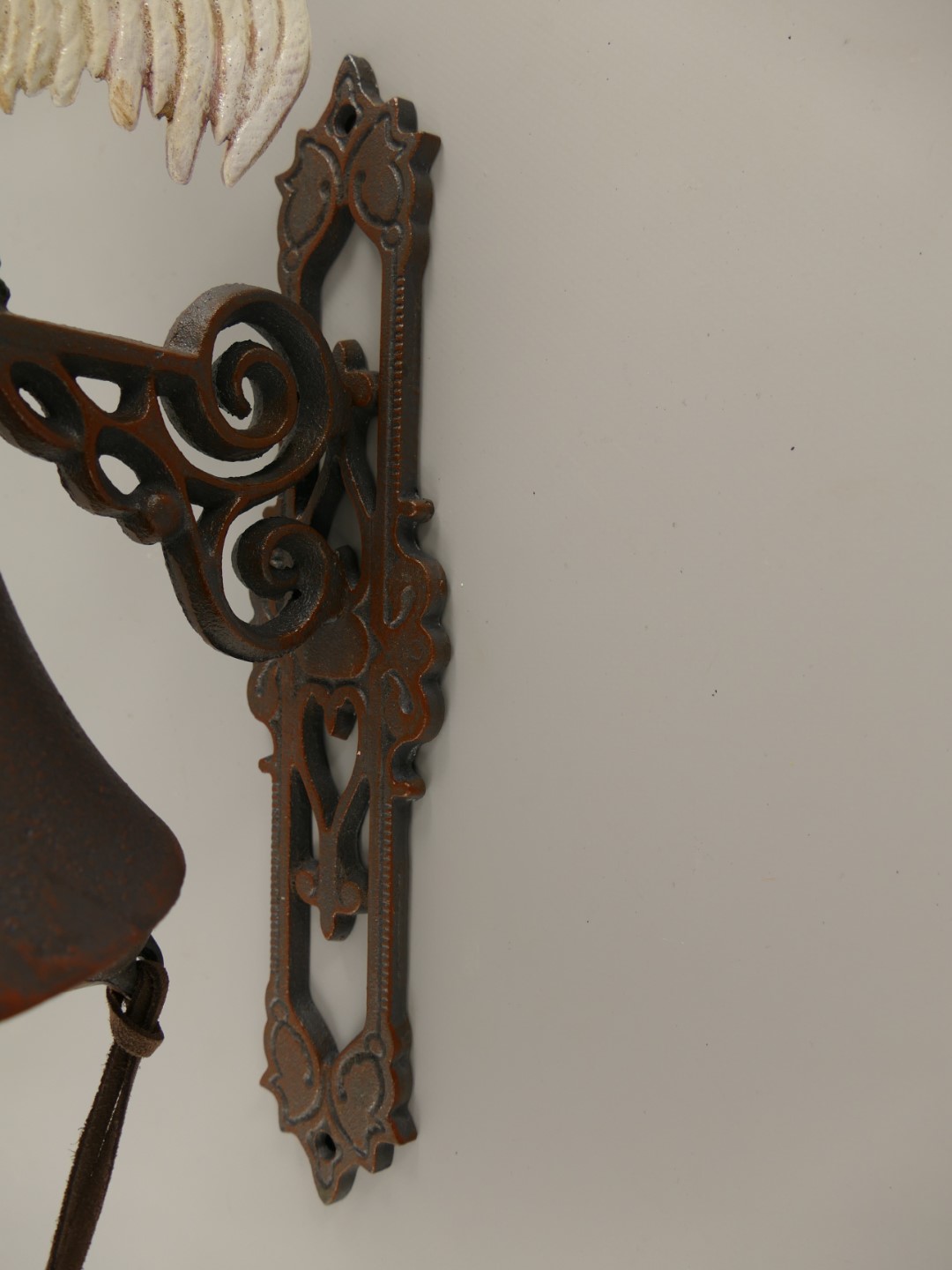 *NT Wandglocke Gußeisen Hahn H.45cm P/St.
