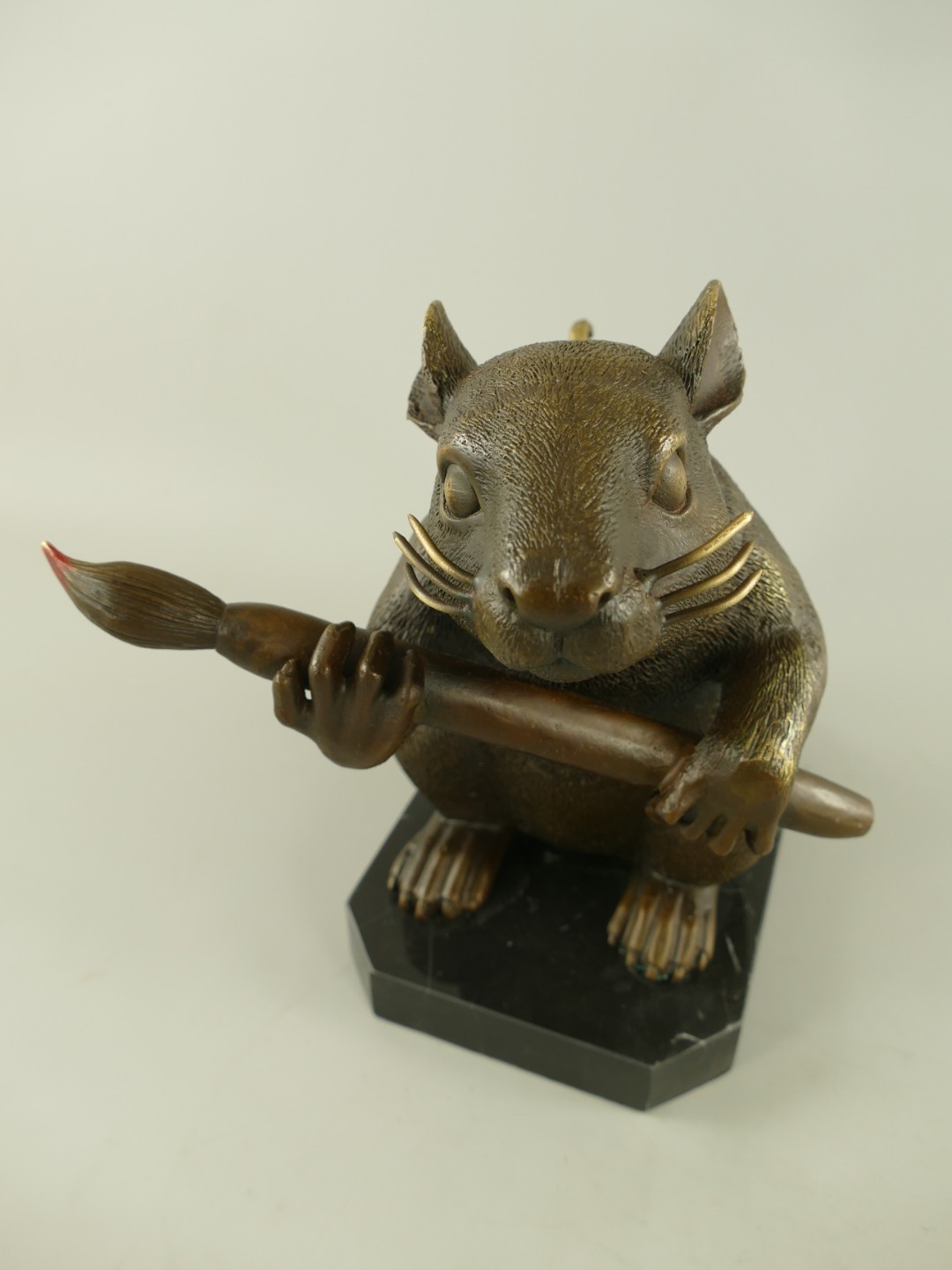 Figur Bronze Banksy Maus mit Pinsel H.27cm