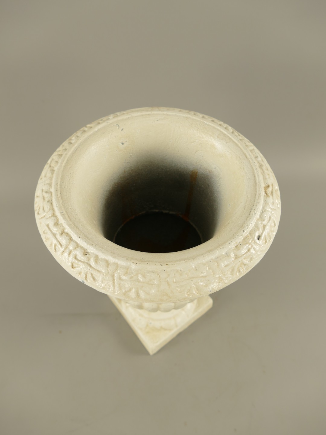 Urn Antik WEISS Eisen H.31x23cm