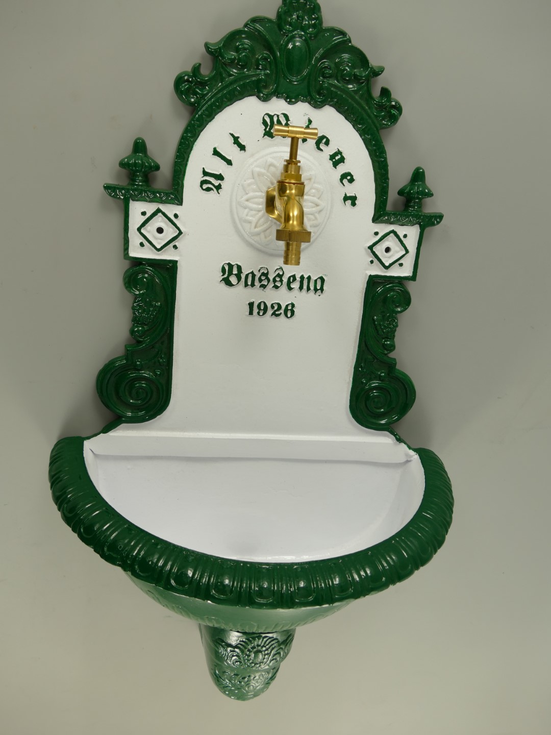 Wandbrunnen 1926 Alu Guß grün/weiß H.72cm