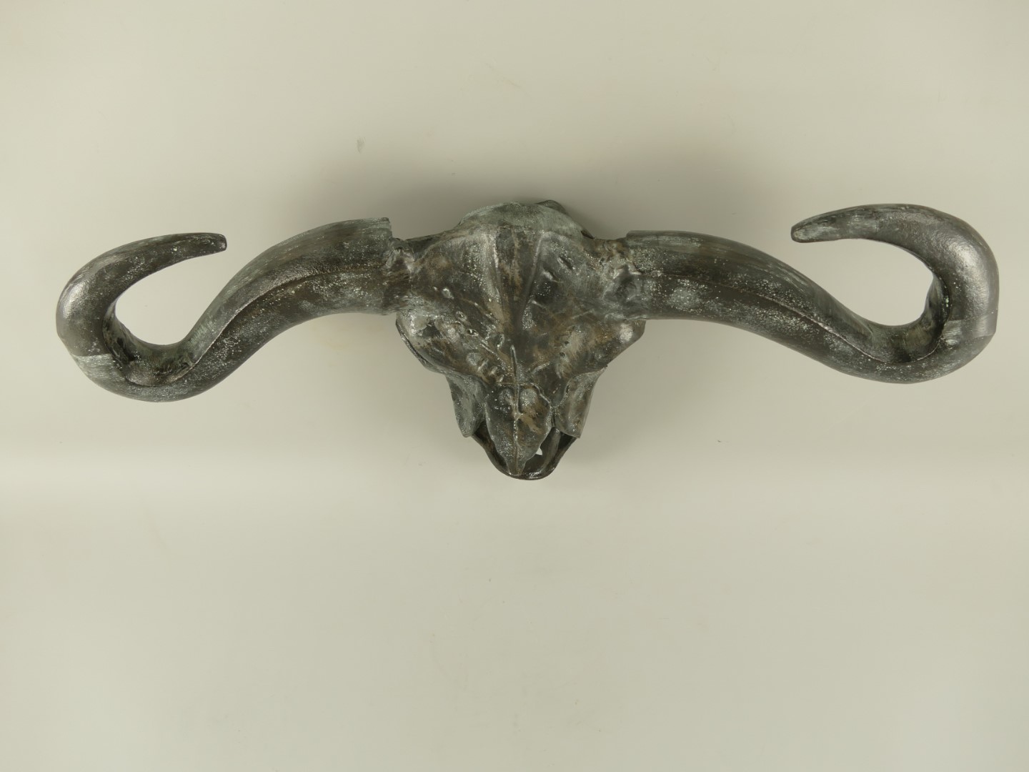 RAUS*PREIS Kuhkopf Alu Bronze/schwarz L.73x42cm