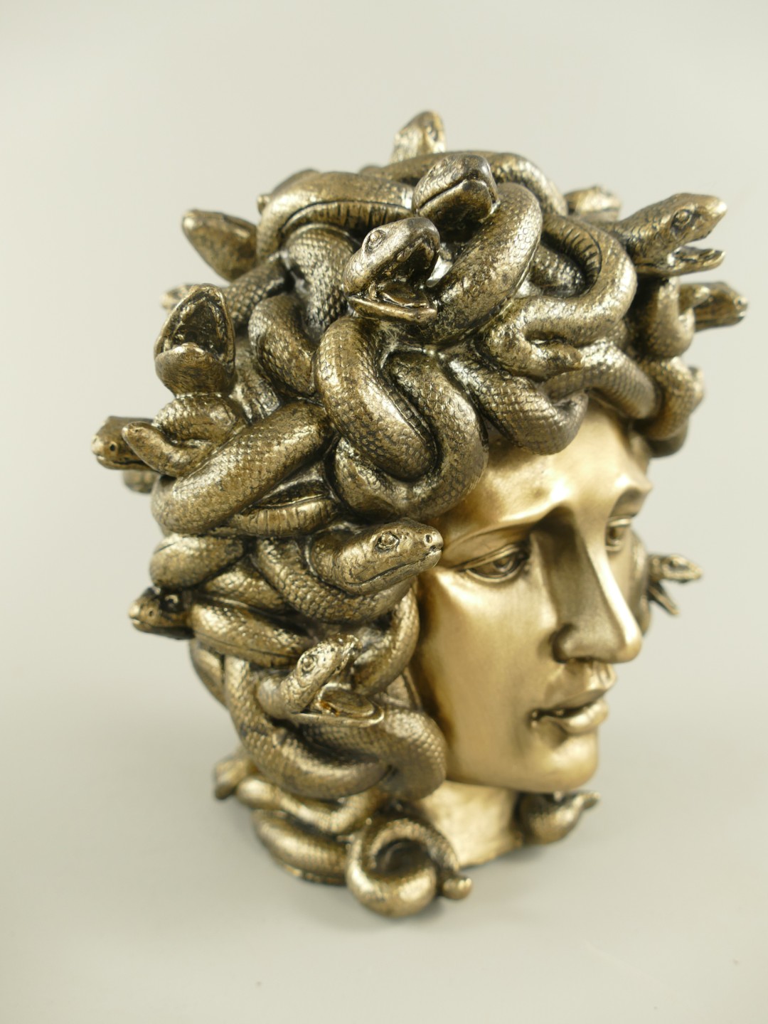 Meduse Polystein farbig H.18x18x14cm