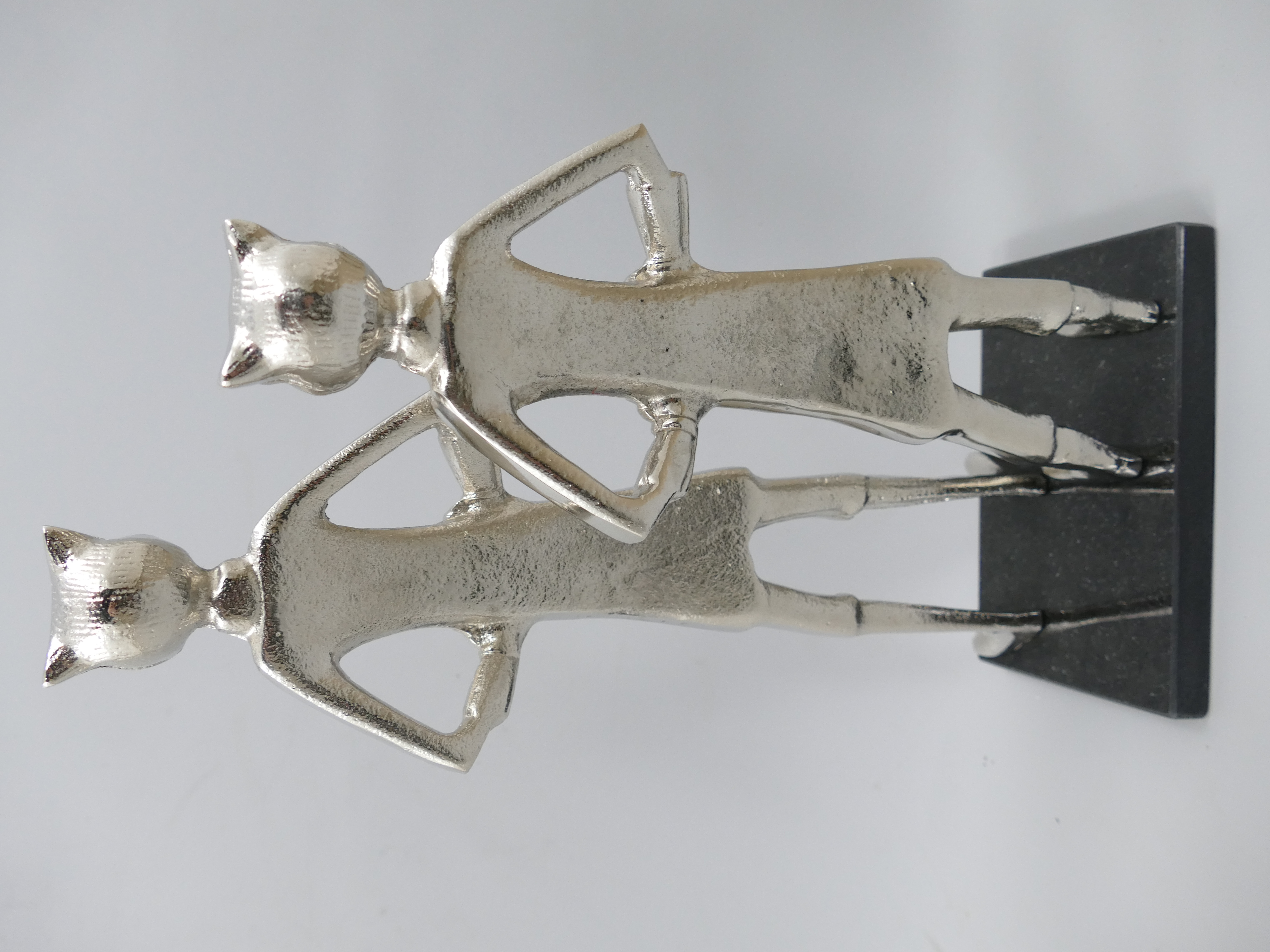 Katze Alu Vernickelt mit Marmorfuß H.37x17cm