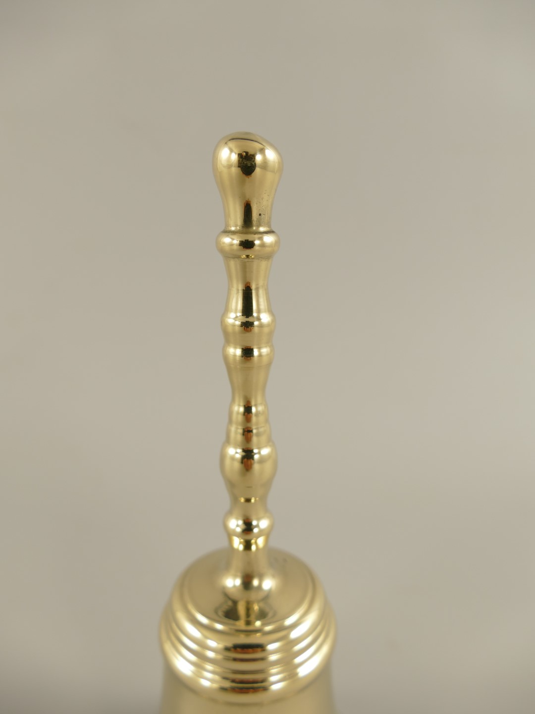 Tischglocke Messing glatt H.15x6,5cm(IT)