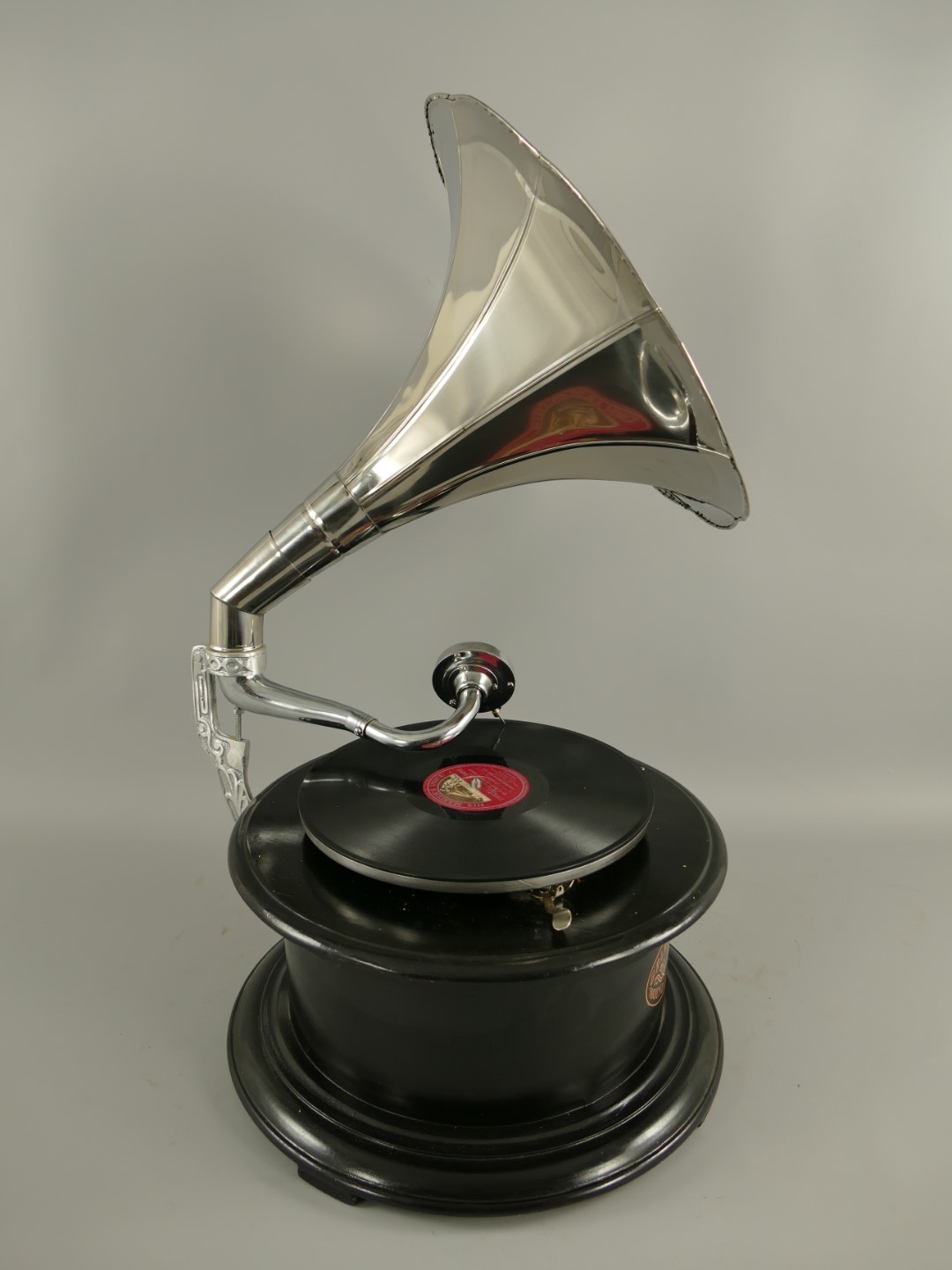 Grammophon Holz/vernickelt rund(Deko) H.66cm