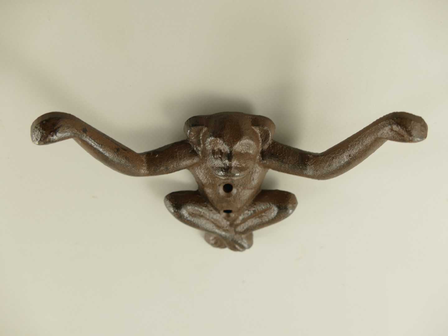 Wandhaken Affe Gußeisen rustikal braun H.11cm