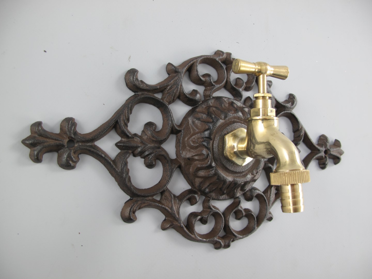 Wandplatte/Wasserhahn(3/4)Eisen rust. braun L.30cm