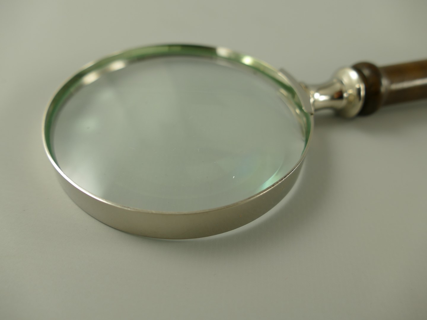 Brieföffner/Lupe liegend ständer vernickelt L.24cm