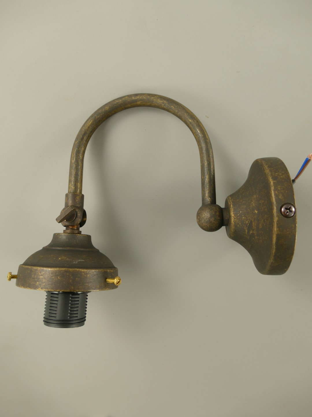 Wandlampe(E14) Messing brün. o.Schirm Gh.6-H.17cm