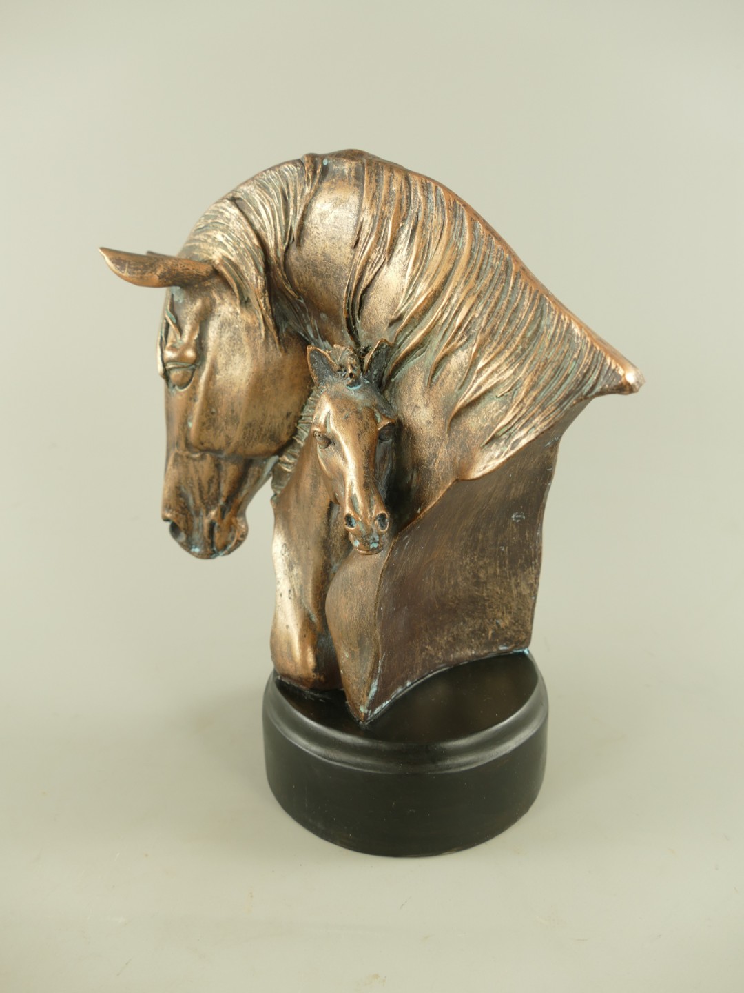 Pferdkopf Polyst. Schwarz/Bronze farbig H.28x26cm