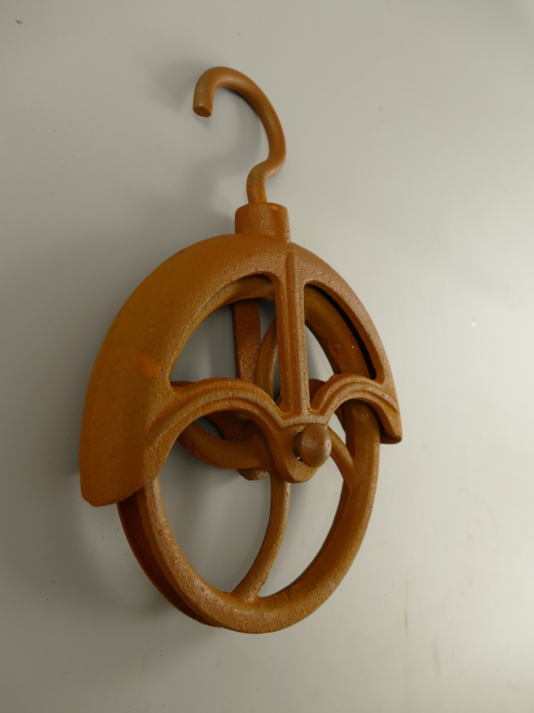 Riemenscheibe Eisen Naturrost Farbig H.30cm