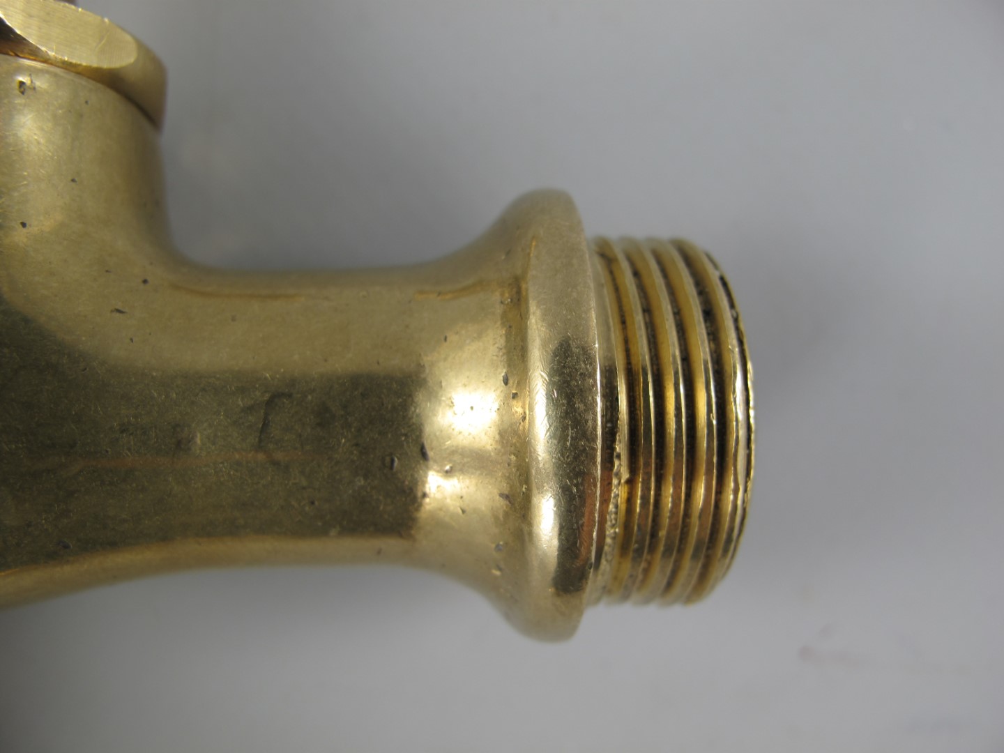 *NT Wasserhahn(3/4''') Messing L.11x12x3cm