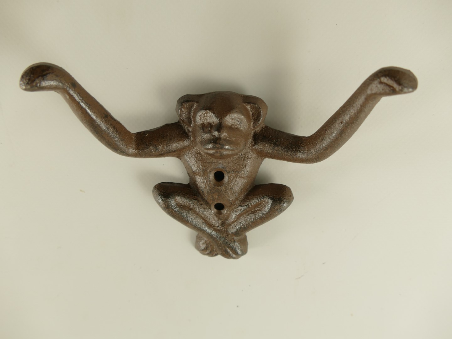 Wandhaken Affe Gußeisen rustikal braun H.11cm
