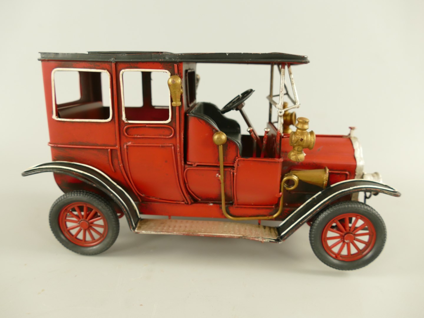 *ANG. Auto Antik Eisen rot/schwarz L.26x15cm