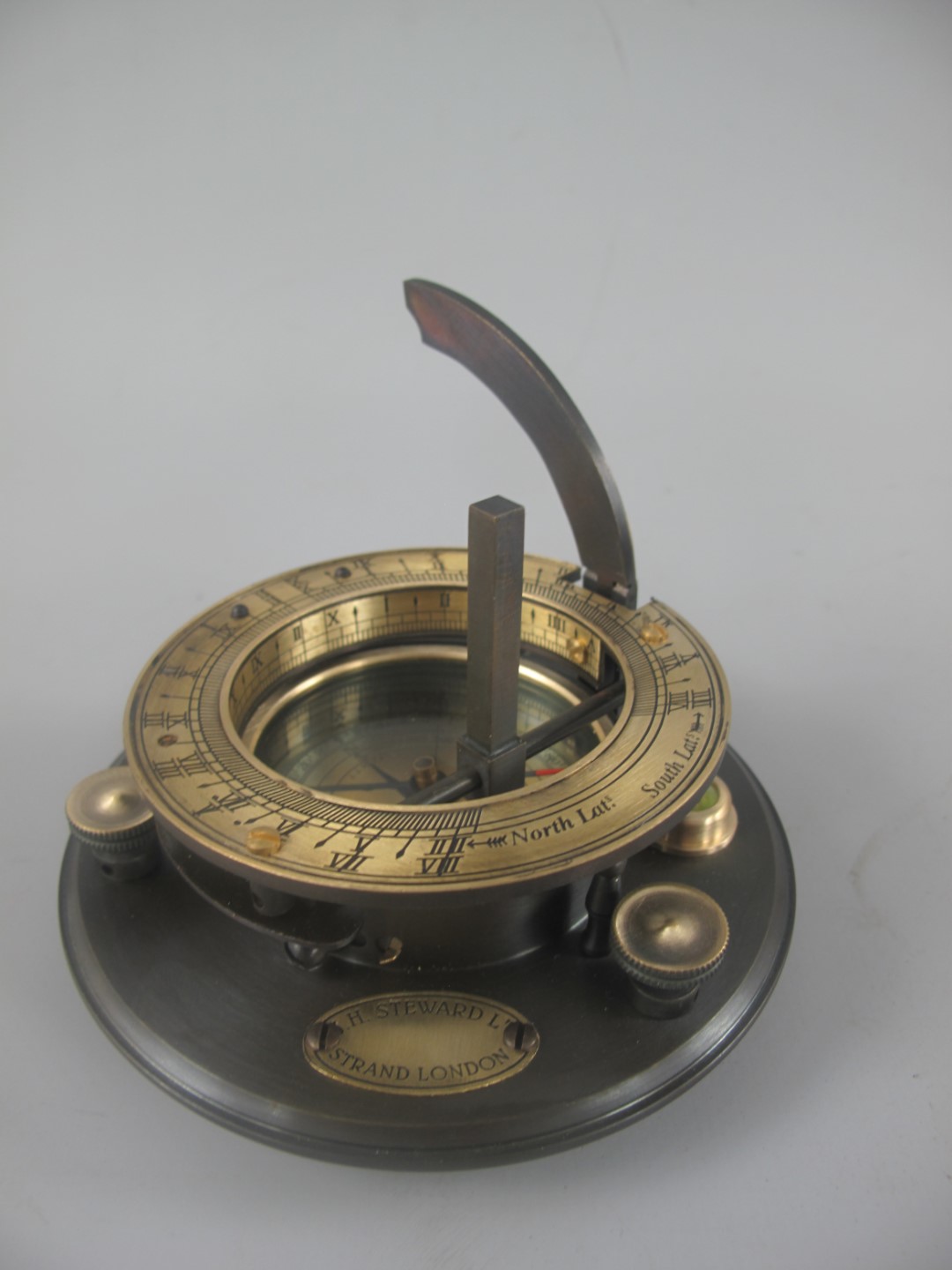 Kompaß Messing brüniert D.12x6cm