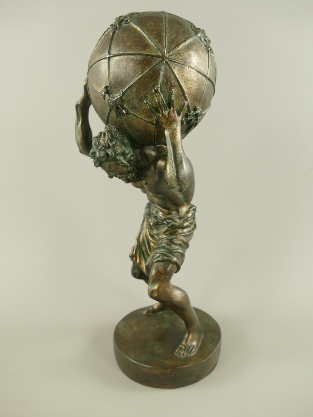 Mann/Globus Polystein farbe H.42x15cm