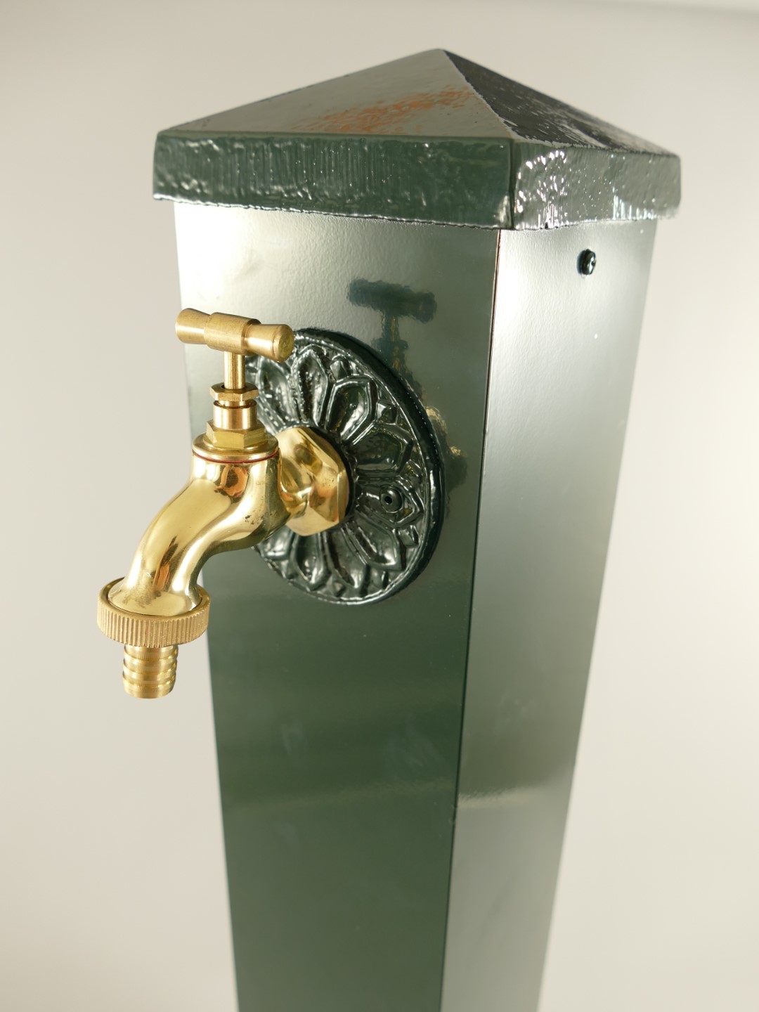 *A? Zapfsäule Alu. grün Messing Hahn H.93cm