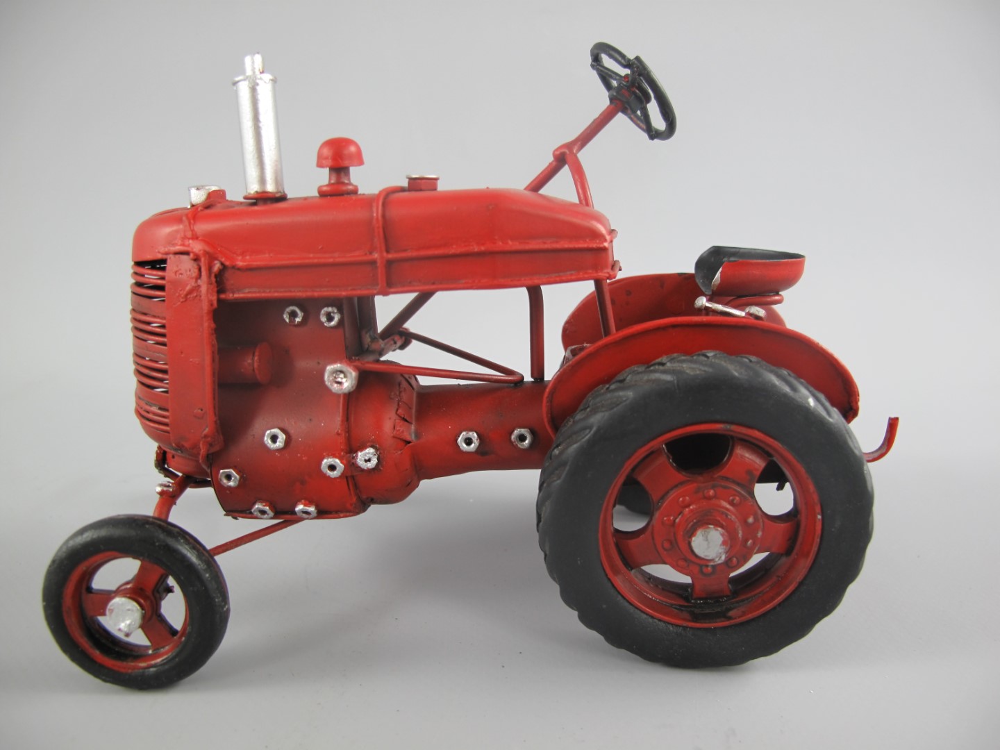 Traktor klein rot Antik Eisen L.17x12cm