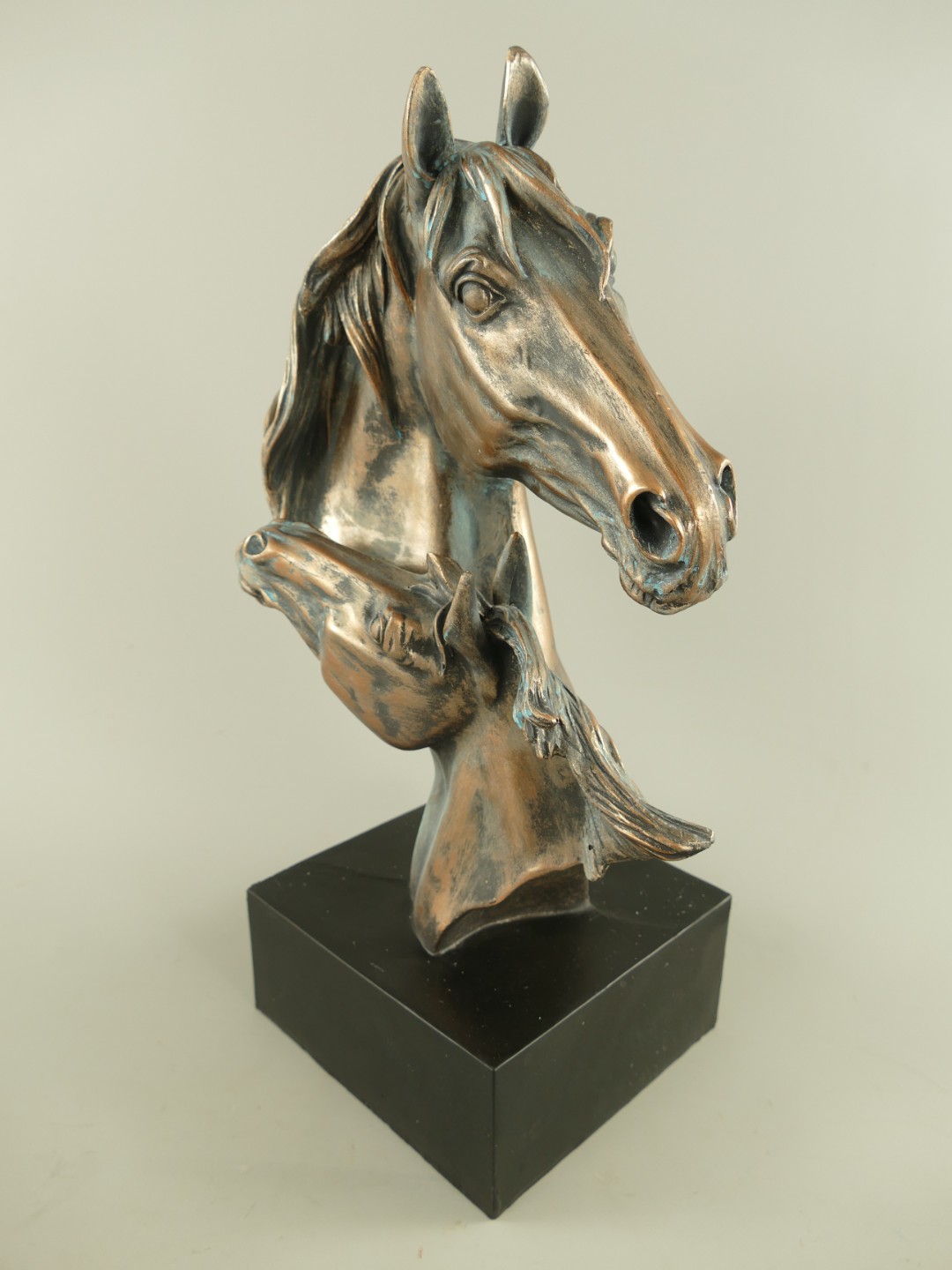 Pferdkopf Polyst. Schwarz/Bronze farbig H.44x28cm