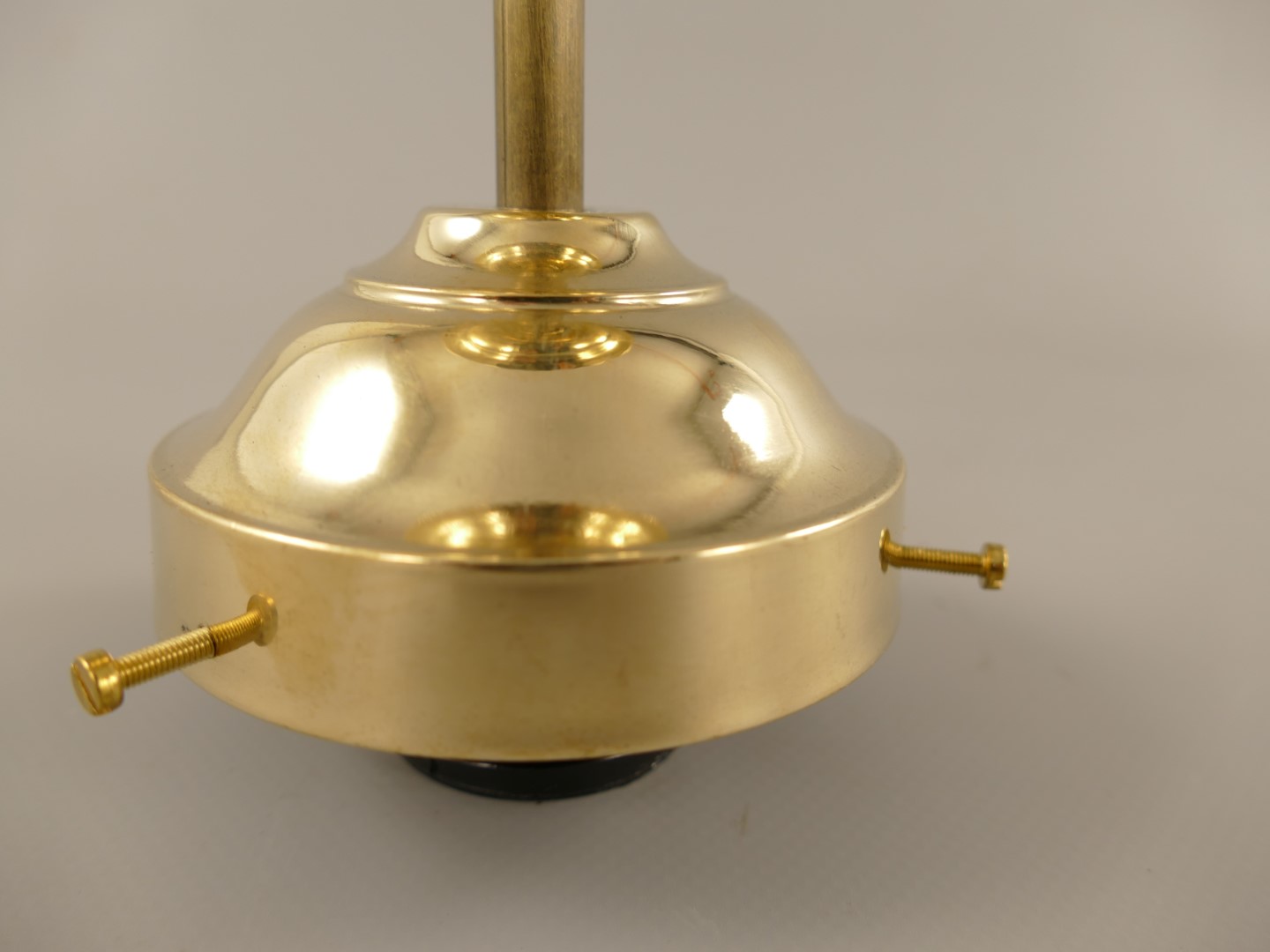 Deckenhalter(E27) Messing o.Schirm Gh.8!GUß-H.15cm
