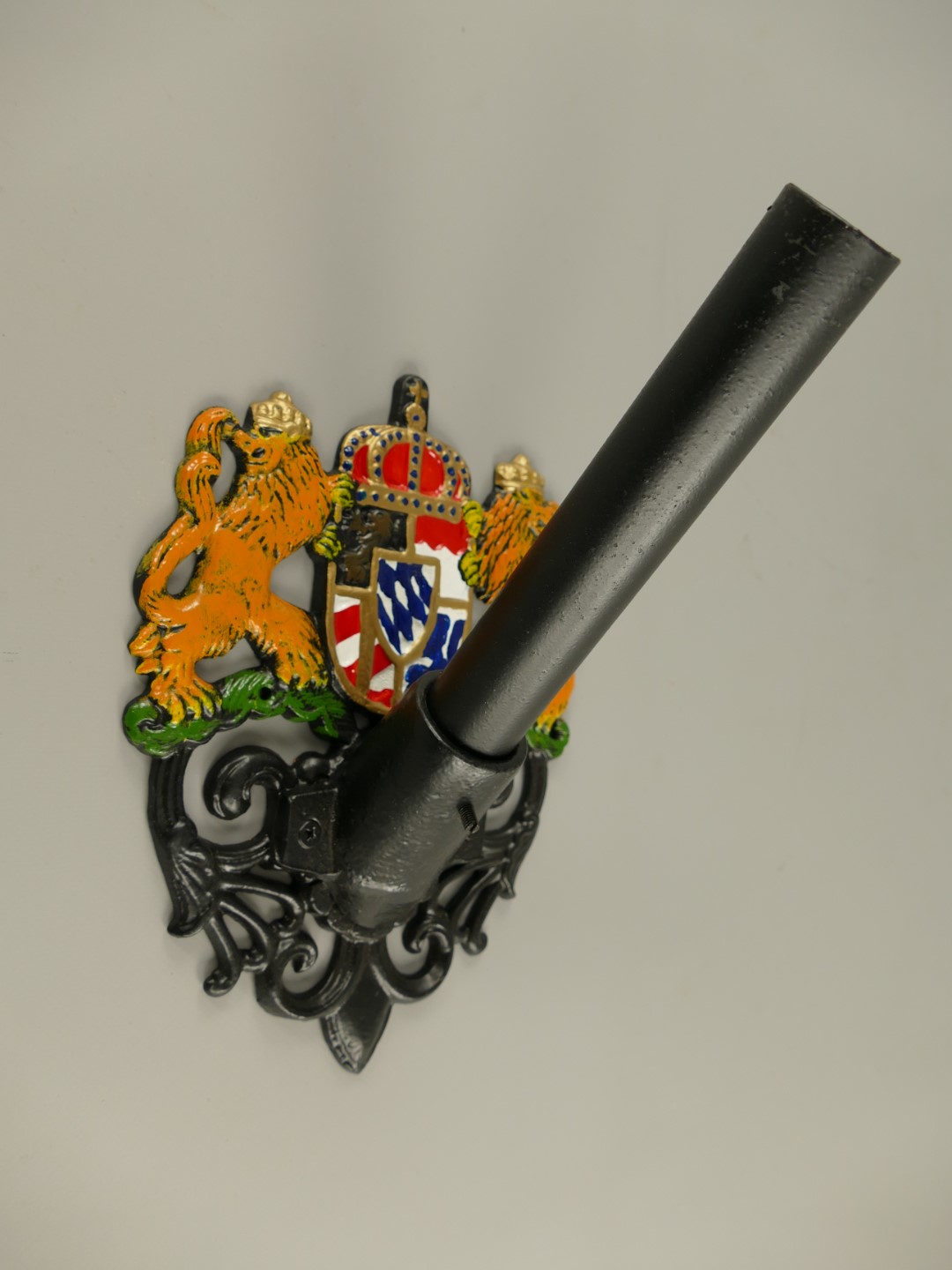 Flaggenhalter Löwe Eisen farbe H.30cm