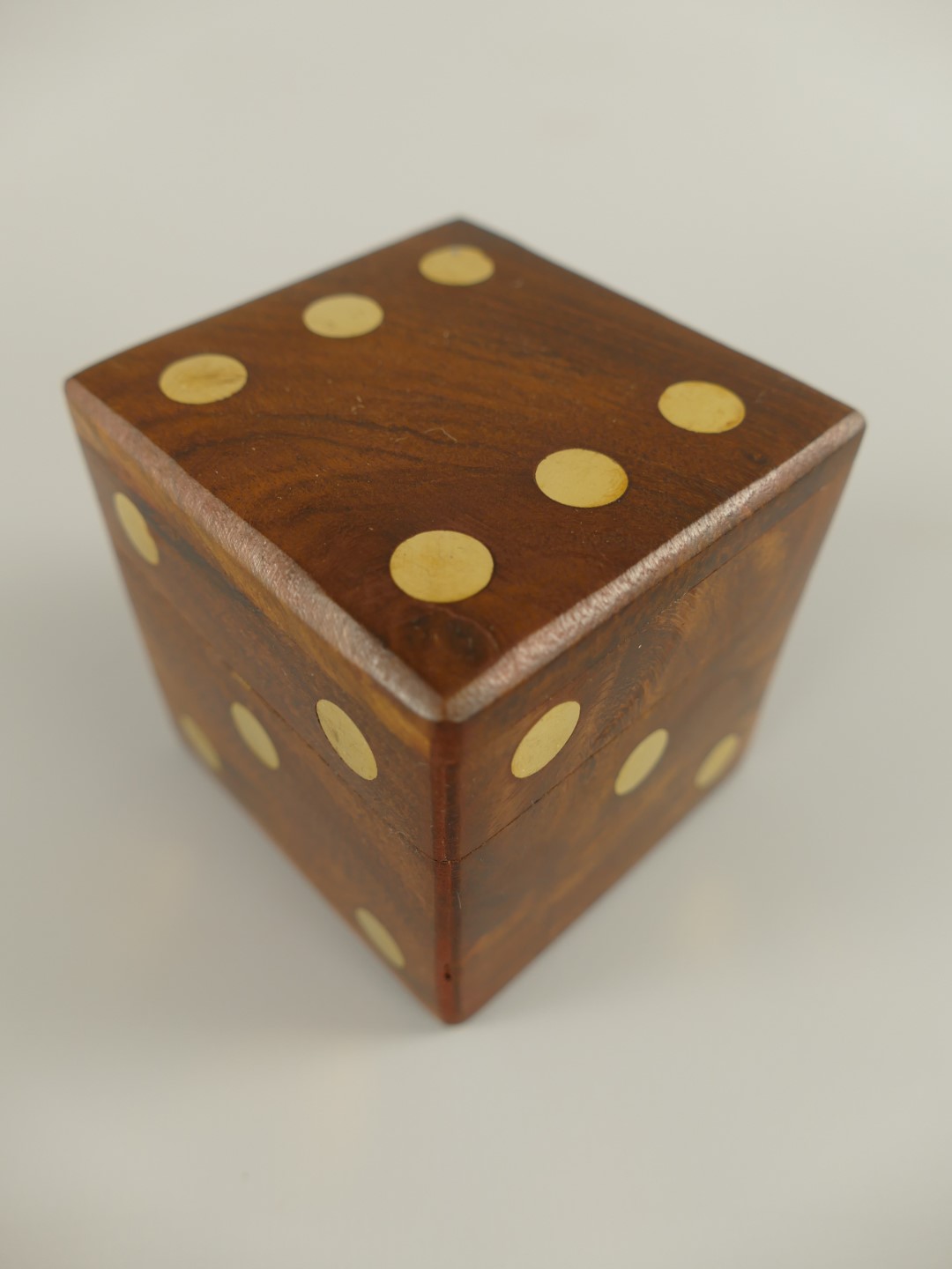 Würfel (5xSt.) in Holzbox braun/Messing 6x6x6cm
