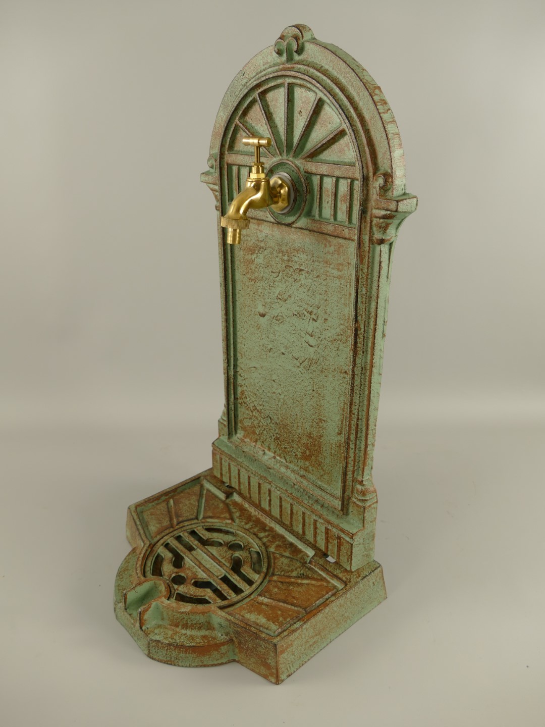 Stehbrunnen Gußeisen farbig H.65cm