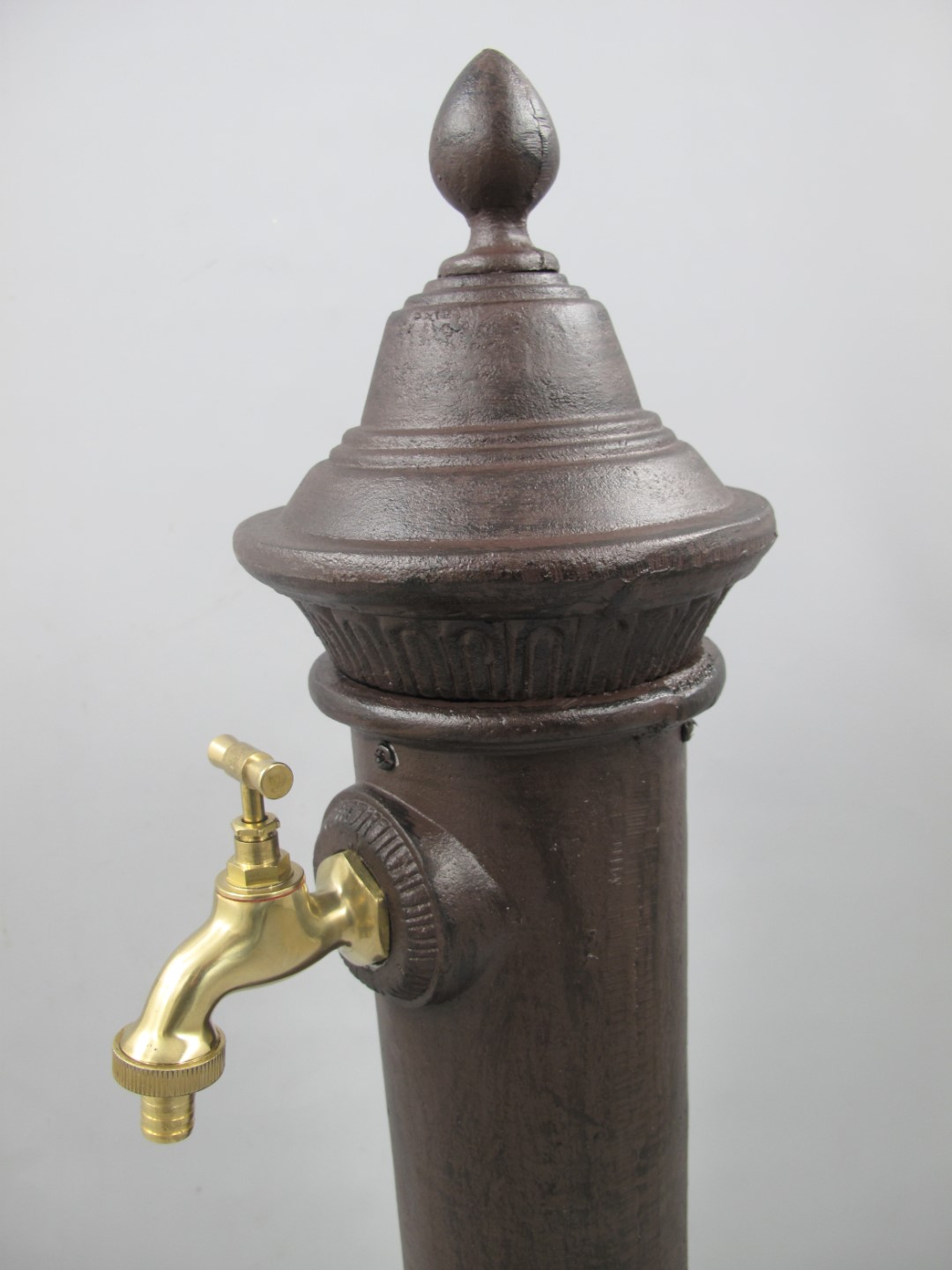 Zapfsäule Rund Alu. rust. braun Mes. Hahn H.75cm
